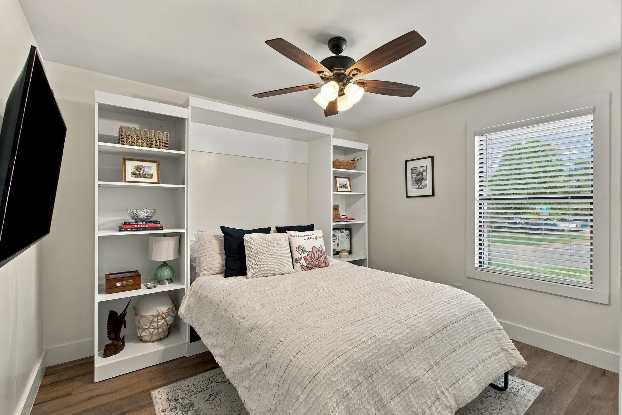 Single Family Residence For Sale in Tarrant County , 2205 Sierra Drive, Grapevine, Texas 76051, 3 Bedroom, 2 Bathroom, 2 Garage spaces, 1,454 Sqft, built in 1978, mls#21407518, Real Estate Agent in Grapevine, Homes For Sale in Tarrant county, Homes For Sale in Grapevine, Realtor in Grapevine Texas, Real Estate Brokerage Independent Realty Texas, Luminita Cordes Realtor