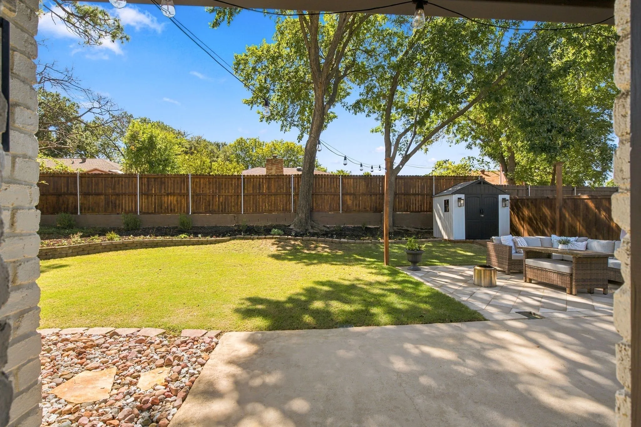 Single Family Residence For Sale in Tarrant County , 2205 Sierra Drive, Grapevine, Texas 76051, 3 Bedroom, 2 Bathroom, 2 Garage spaces, 1,454 Sqft, built in 1978, mls#21407518, Real Estate Agent in Grapevine, Homes For Sale in Tarrant county, Homes For Sale in Grapevine, Realtor in Grapevine Texas, Real Estate Brokerage Independent Realty Texas, Luminita Cordes Realtor