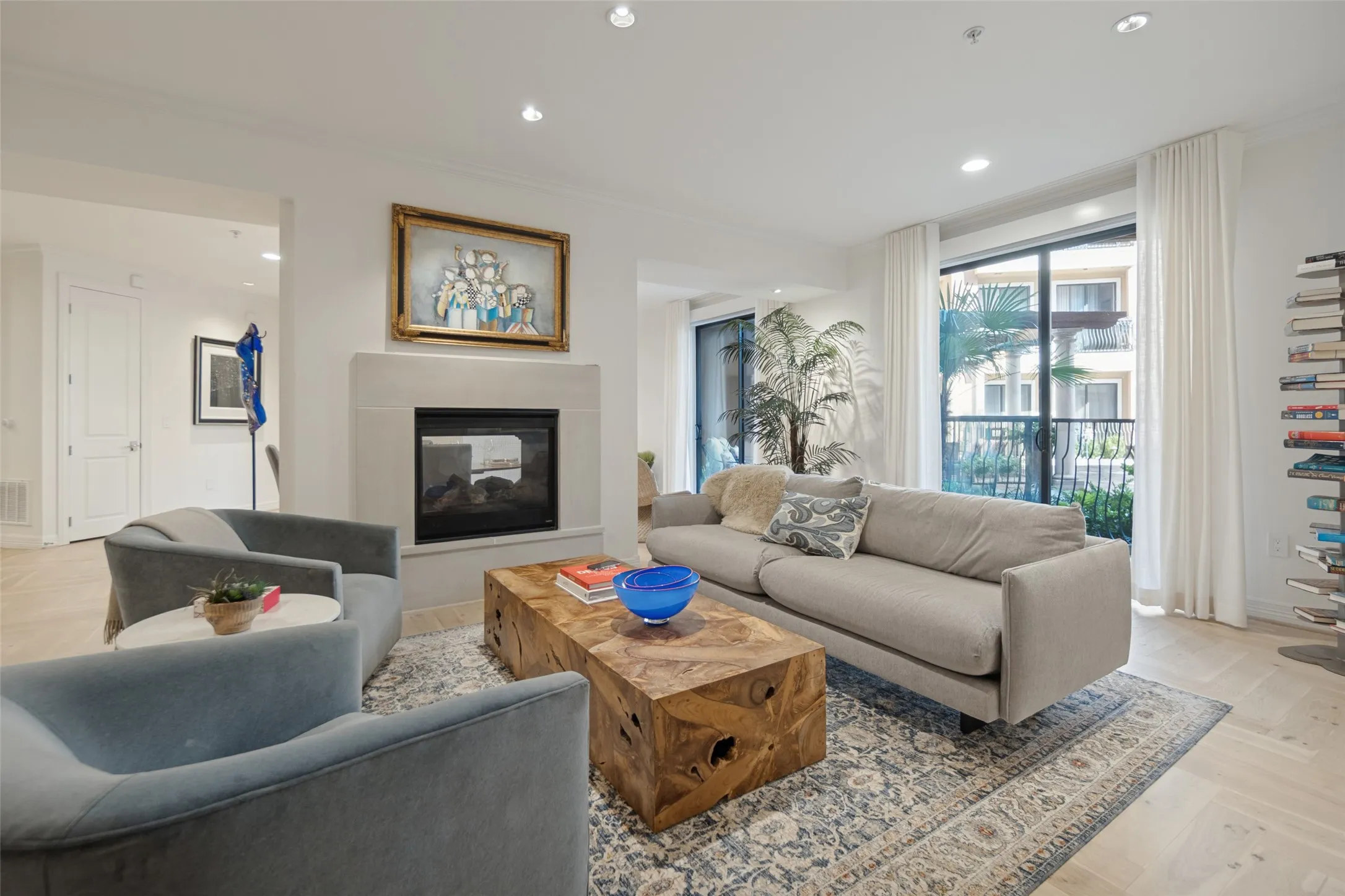 Condominium For Sale in Dallas County , 8616 Turtle Creek Boulevard 214, Dallas, Texas 75225, 2 Bedroom, 3 Bathroom, 3 Garage spaces, 1,949 Sqft, built in 2006, mls#21407493, Real Estate Agent in Dallas, Homes For Sale in Dallas county, Homes For Sale in Dallas, Realtor in Dallas Texas, Real Estate Brokerage Independent Realty Texas, Luminita Cordes Realtor