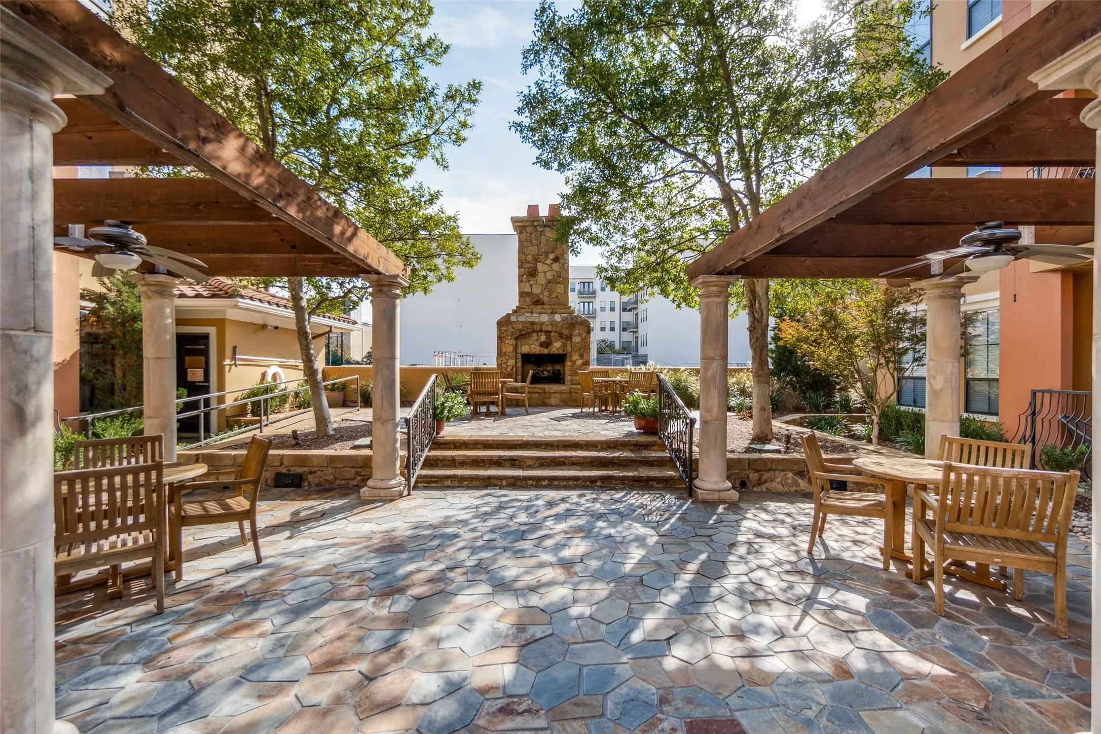 Condominium For Sale in Dallas County , 8616 Turtle Creek Boulevard 214, Dallas, Texas 75225, 2 Bedroom, 3 Bathroom, 3 Garage spaces, 1,949 Sqft, built in 2006, mls#21407493, Real Estate Agent in Dallas, Homes For Sale in Dallas county, Homes For Sale in Dallas, Realtor in Dallas Texas, Real Estate Brokerage Independent Realty Texas, Luminita Cordes Realtor
