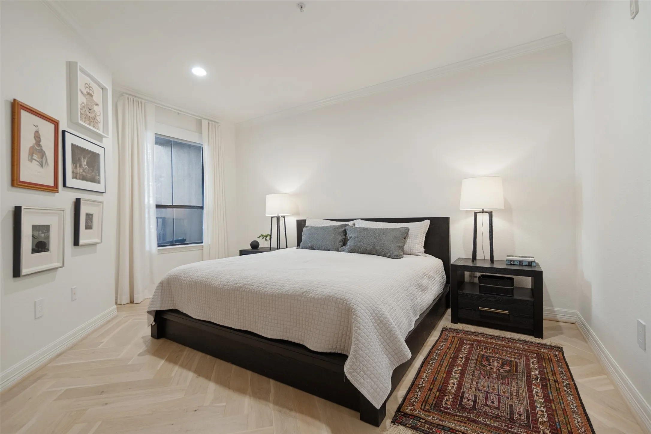 Condominium For Sale in Dallas County , 8616 Turtle Creek Boulevard 214, Dallas, Texas 75225, 2 Bedroom, 3 Bathroom, 3 Garage spaces, 1,949 Sqft, built in 2006, mls#21407493, Real Estate Agent in Dallas, Homes For Sale in Dallas county, Homes For Sale in Dallas, Realtor in Dallas Texas, Real Estate Brokerage Independent Realty Texas, Luminita Cordes Realtor