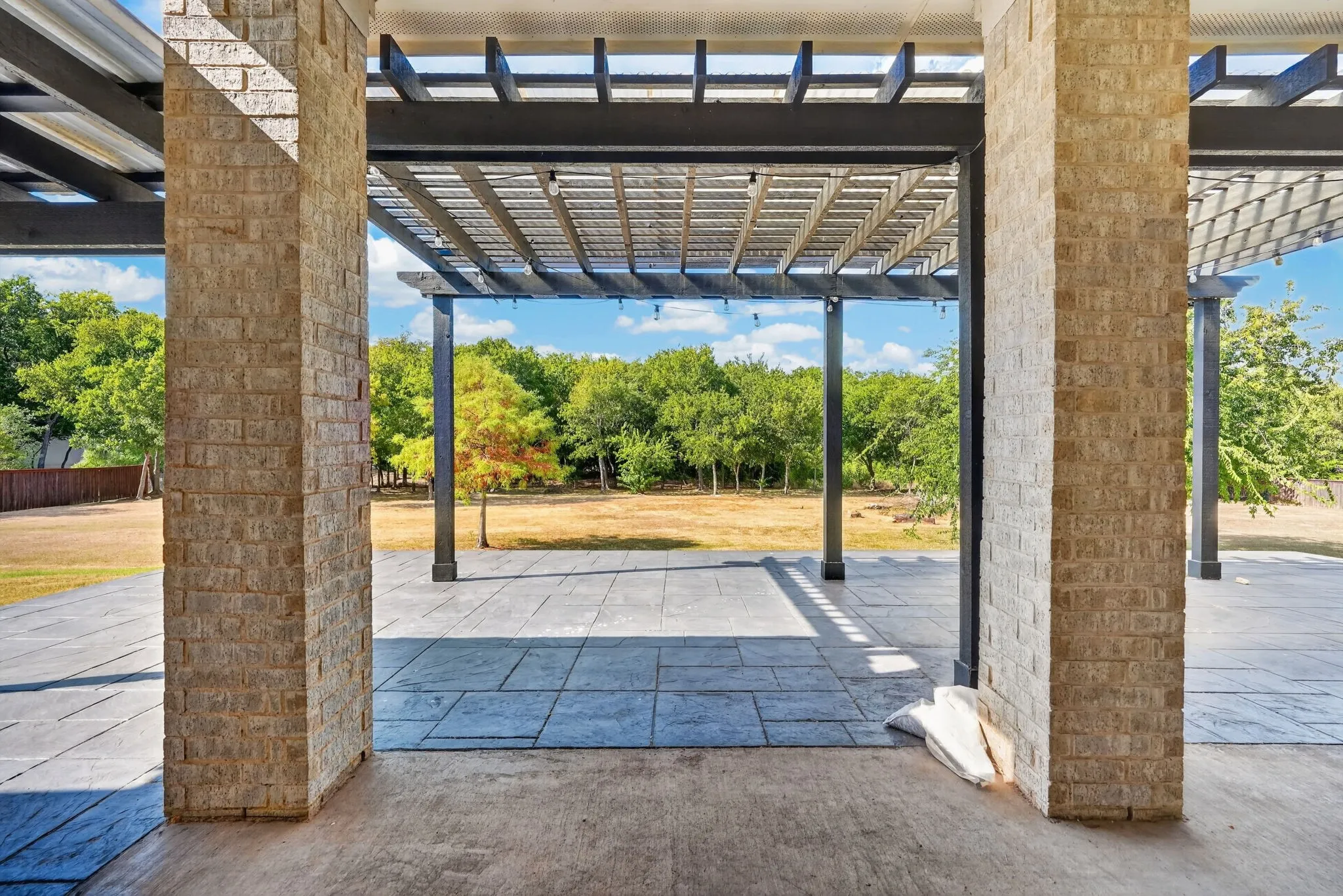 Single Family Residence For Rent in Ellis County , 6451 Still Waters Court, Midlothian, Texas 76065, 4 Bedroom, 4 Bathroom, 2 Garage spaces, 3,159 Sqft, built in 2016, mls#21408001, Real Estate Agent in Midlothian, Homes For Rent in Ellis county, Homes For Rent in Midlothian, Realtor in Midlothian Texas, Real Estate Brokerage Independent Realty Texas, Luminita Cordes Realtor