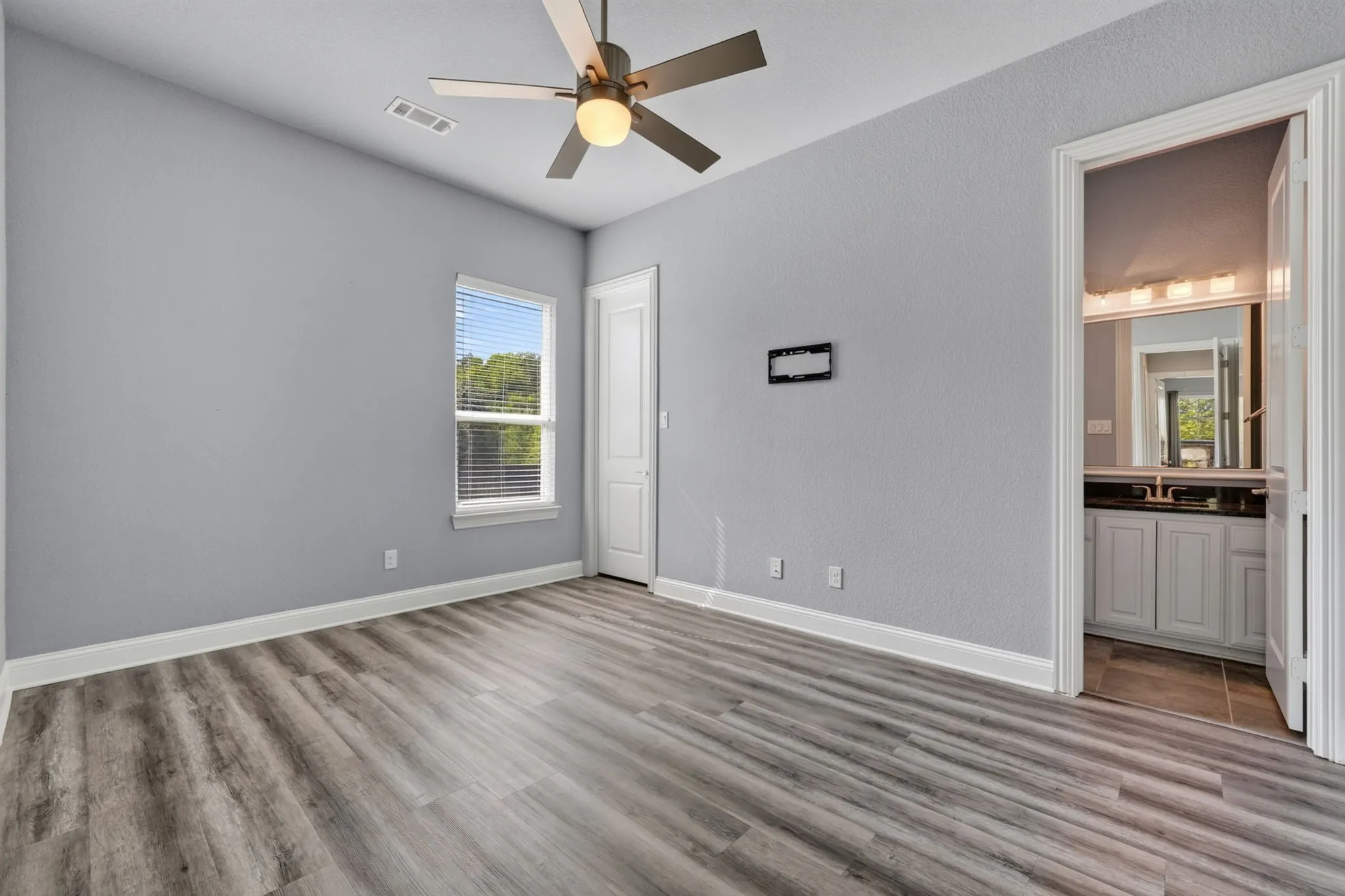Single Family Residence For Rent in Ellis County , 6451 Still Waters Court, Midlothian, Texas 76065, 4 Bedroom, 4 Bathroom, 2 Garage spaces, 3,159 Sqft, built in 2016, mls#21408001, Real Estate Agent in Midlothian, Homes For Rent in Ellis county, Homes For Rent in Midlothian, Realtor in Midlothian Texas, Real Estate Brokerage Independent Realty Texas, Luminita Cordes Realtor