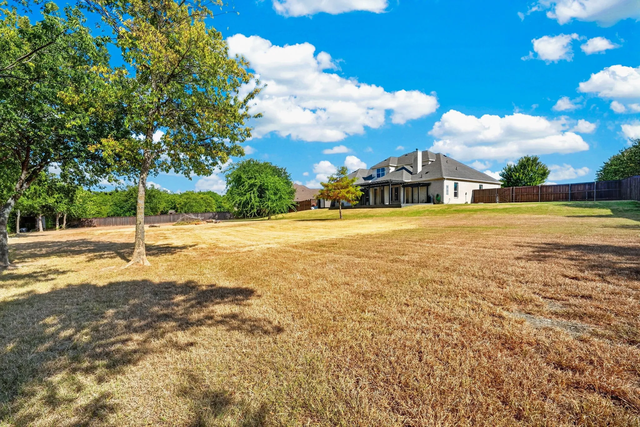 Single Family Residence For Rent in Ellis County , 6451 Still Waters Court, Midlothian, Texas 76065, 4 Bedroom, 4 Bathroom, 2 Garage spaces, 3,159 Sqft, built in 2016, mls#21408001, Real Estate Agent in Midlothian, Homes For Rent in Ellis county, Homes For Rent in Midlothian, Realtor in Midlothian Texas, Real Estate Brokerage Independent Realty Texas, Luminita Cordes Realtor