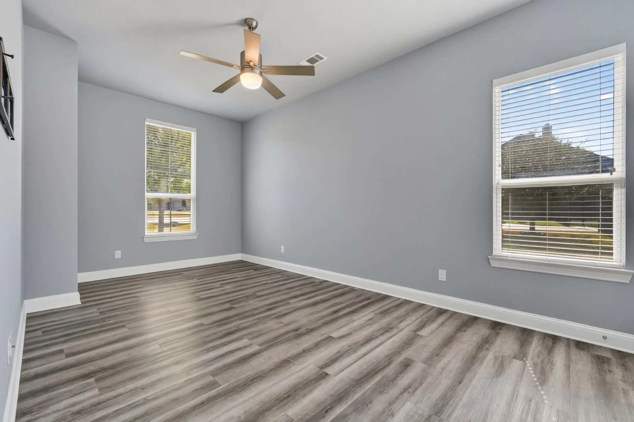Single Family Residence For Rent in Ellis County , 6451 Still Waters Court, Midlothian, Texas 76065, 4 Bedroom, 4 Bathroom, 2 Garage spaces, 3,159 Sqft, built in 2016, mls#21408001, Real Estate Agent in Midlothian, Homes For Rent in Ellis county, Homes For Rent in Midlothian, Realtor in Midlothian Texas, Real Estate Brokerage Independent Realty Texas, Luminita Cordes Realtor