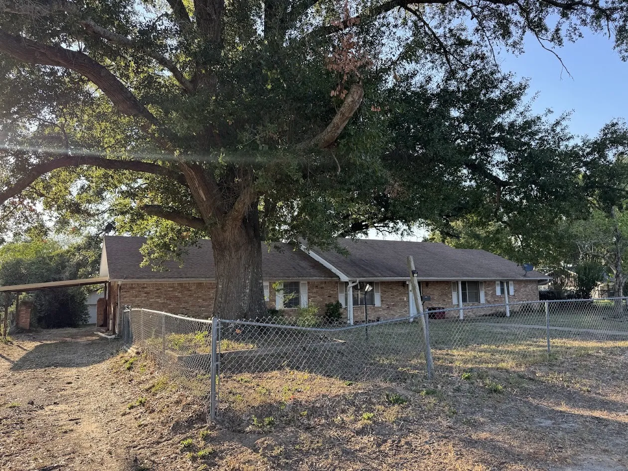 Single Family Residence For Sale in Smith County , 12668 County Road 1139, Tyler, Texas 75709, 3 Bedroom, 2 Bathroom, 2 Garage spaces, 2,573 Sqft, built in 1970, mls#21407948, Real Estate Agent in Tyler, Homes For Sale in Smith county, Homes For Sale in Tyler, Realtor in Tyler Texas, Real Estate Brokerage Independent Realty Texas, Luminita Cordes Realtor