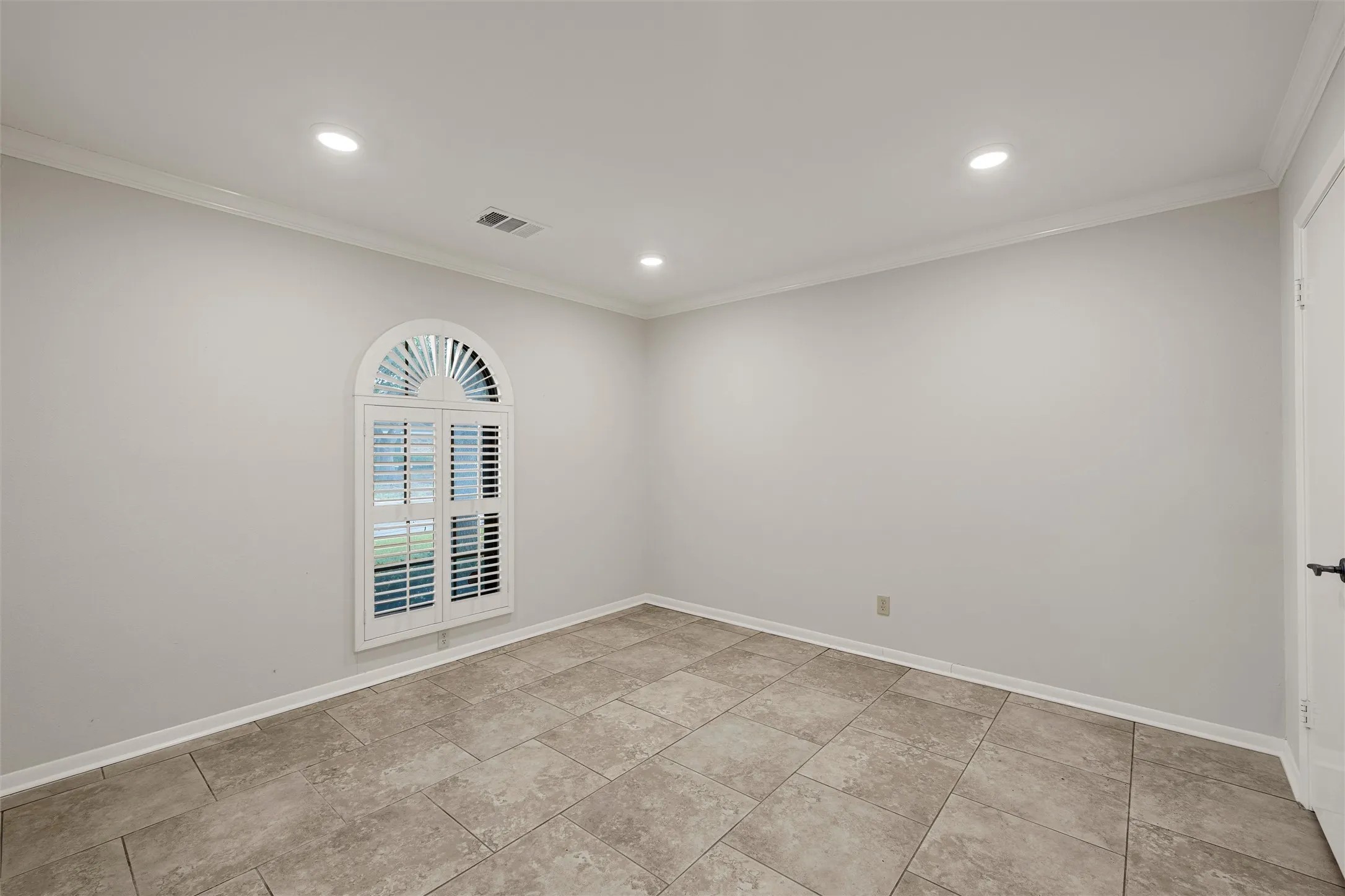 Single Family Residence For Sale in Mc Lennan County , 3906 Green Oak Drive, Waco, Texas 76710, 3 Bedroom, 3 Bathroom, 3 Garage spaces, 2,434 Sqft, built in 1978, mls#21406915, Real Estate Agent in Waco, Homes For Sale in Mc Lennan county, Homes For Sale in Waco, Realtor in Waco Texas, Real Estate Brokerage Independent Realty Texas, Luminita Cordes Realtor