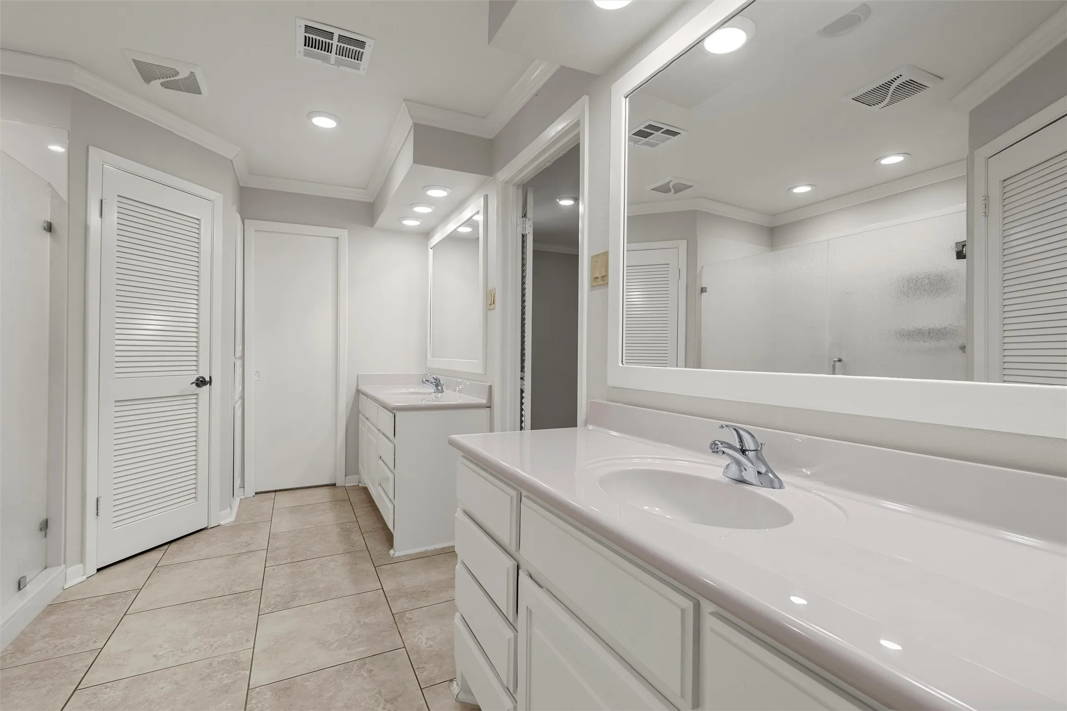 Single Family Residence For Sale in Mc Lennan County , 3906 Green Oak Drive, Waco, Texas 76710, 3 Bedroom, 3 Bathroom, 3 Garage spaces, 2,434 Sqft, built in 1978, mls#21406915, Real Estate Agent in Waco, Homes For Sale in Mc Lennan county, Homes For Sale in Waco, Realtor in Waco Texas, Real Estate Brokerage Independent Realty Texas, Luminita Cordes Realtor