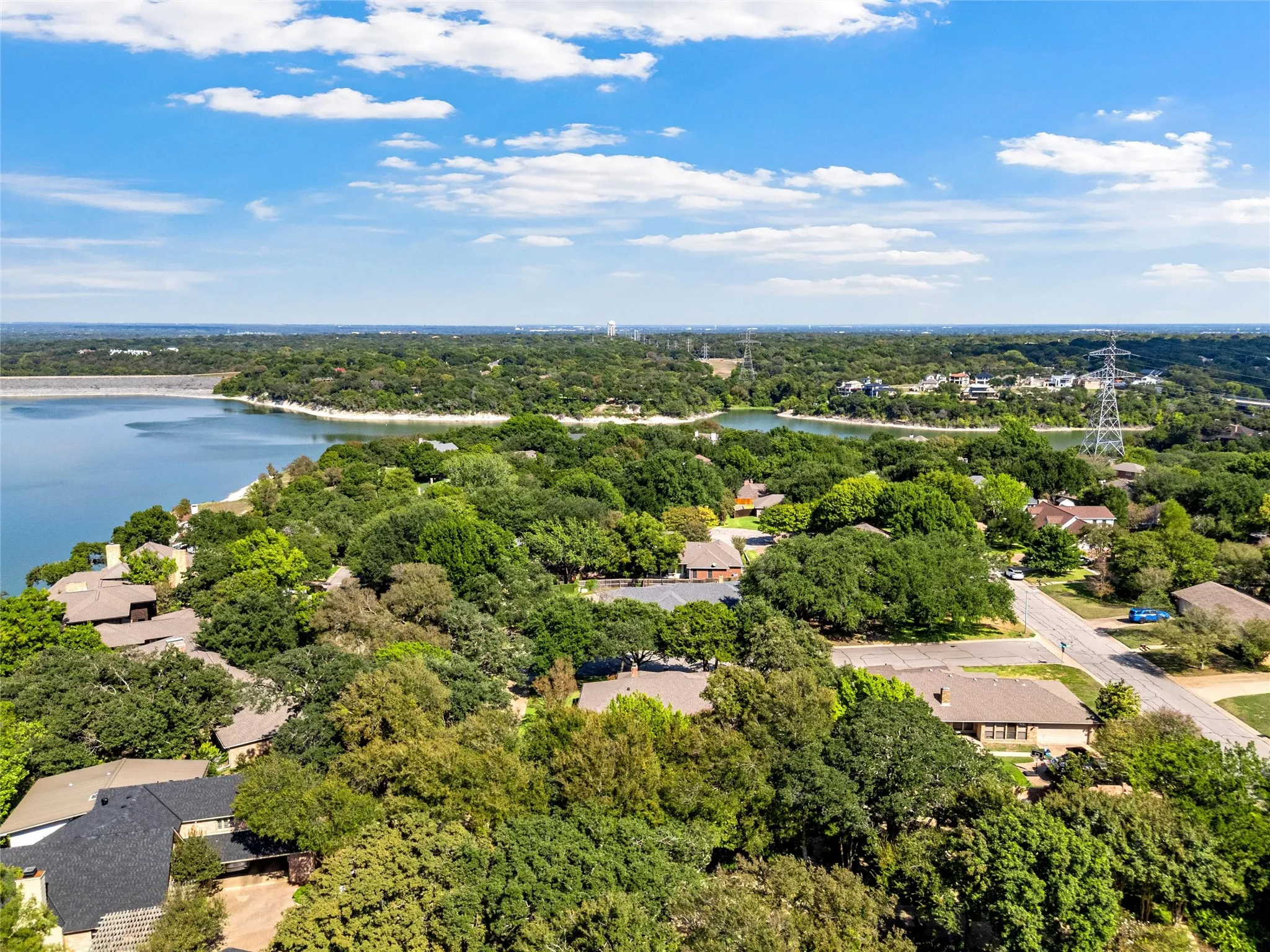 Single Family Residence For Sale in Mc Lennan County , 3906 Green Oak Drive, Waco, Texas 76710, 3 Bedroom, 3 Bathroom, 3 Garage spaces, 2,434 Sqft, built in 1978, mls#21406915, Real Estate Agent in Waco, Homes For Sale in Mc Lennan county, Homes For Sale in Waco, Realtor in Waco Texas, Real Estate Brokerage Independent Realty Texas, Luminita Cordes Realtor