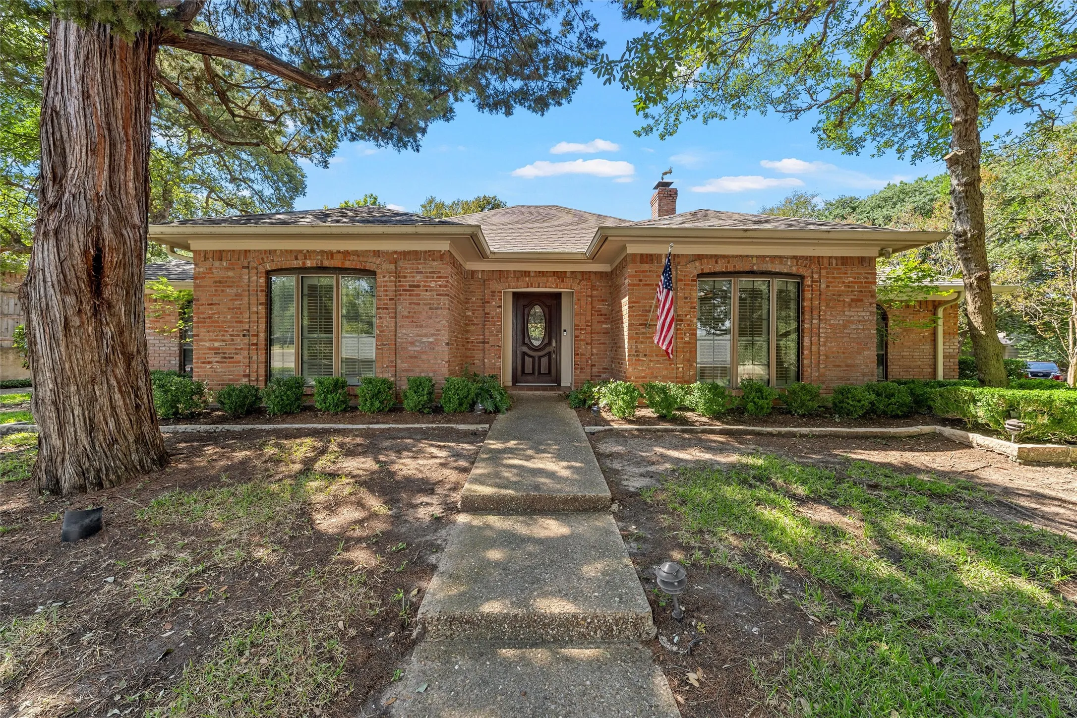 Single Family Residence For Sale in Mc Lennan County , 3906 Green Oak Drive, Waco, Texas 76710, 3 Bedroom, 3 Bathroom, 3 Garage spaces, 2,434 Sqft, built in 1978, mls#21406915, Real Estate Agent in Waco, Homes For Sale in Mc Lennan county, Homes For Sale in Waco, Realtor in Waco Texas, Real Estate Brokerage Independent Realty Texas, Luminita Cordes Realtor