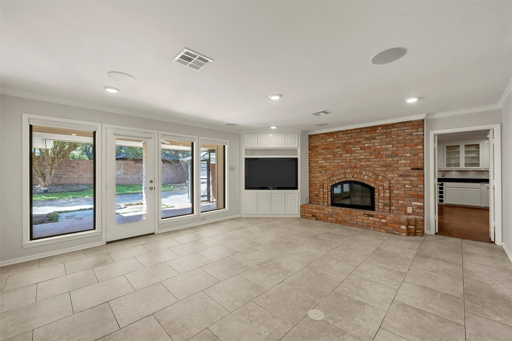 Single Family Residence For Sale in Mc Lennan County , 3906 Green Oak Drive, Waco, Texas 76710, 3 Bedroom, 3 Bathroom, 3 Garage spaces, 2,434 Sqft, built in 1978, mls#21406915, Real Estate Agent in Waco, Homes For Sale in Mc Lennan county, Homes For Sale in Waco, Realtor in Waco Texas, Real Estate Brokerage Independent Realty Texas, Luminita Cordes Realtor