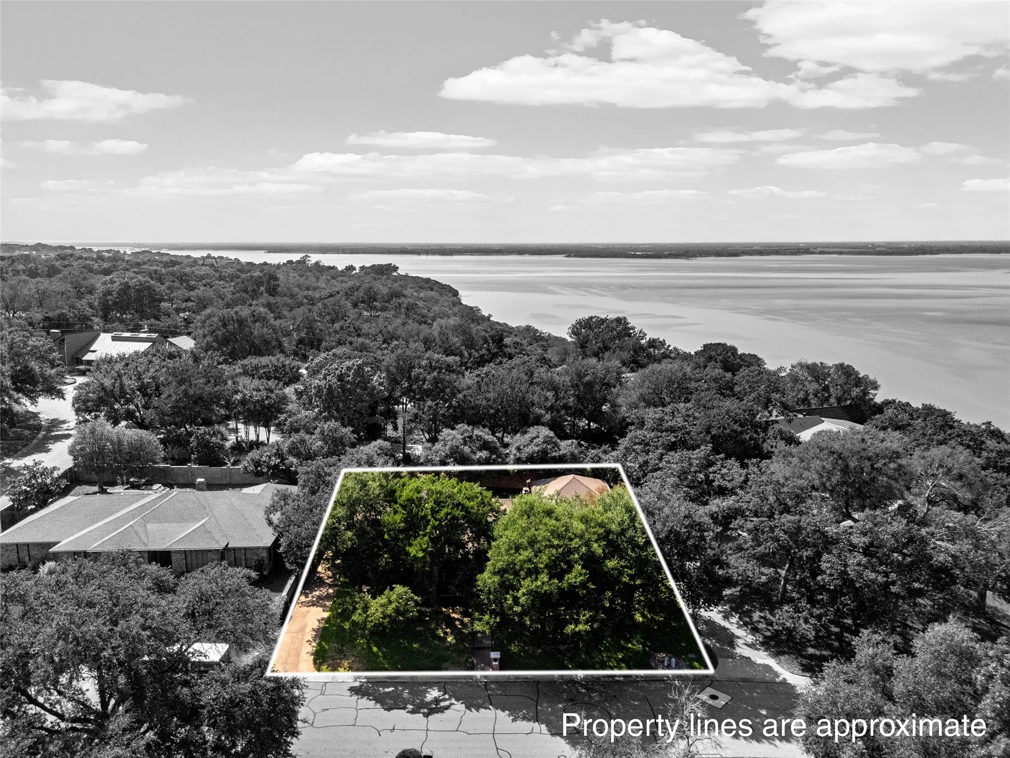 Single Family Residence For Sale in Mc Lennan County , 3906 Green Oak Drive, Waco, Texas 76710, 3 Bedroom, 3 Bathroom, 3 Garage spaces, 2,434 Sqft, built in 1978, mls#21406915, Real Estate Agent in Waco, Homes For Sale in Mc Lennan county, Homes For Sale in Waco, Realtor in Waco Texas, Real Estate Brokerage Independent Realty Texas, Luminita Cordes Realtor