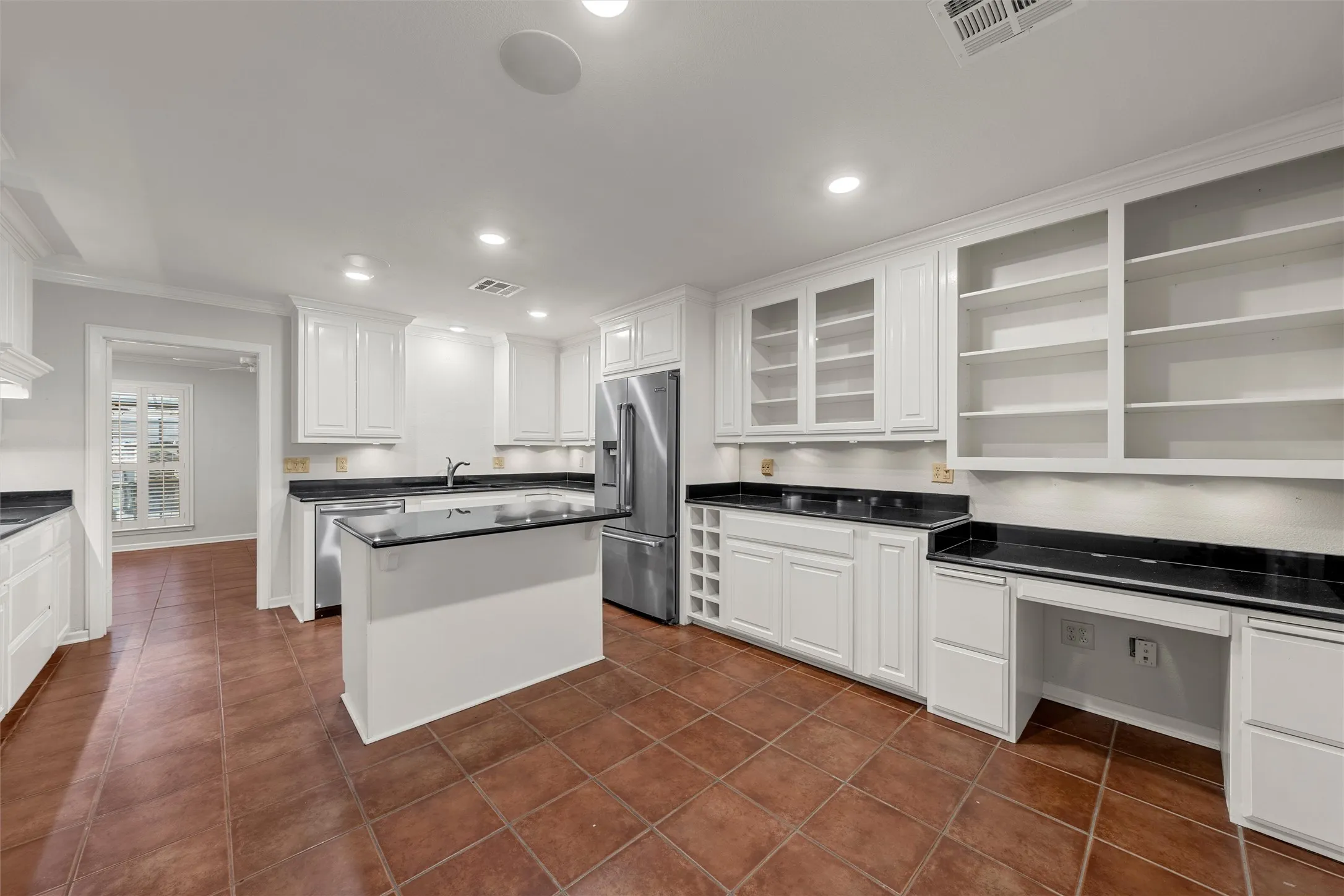 Single Family Residence For Sale in Mc Lennan County , 3906 Green Oak Drive, Waco, Texas 76710, 3 Bedroom, 3 Bathroom, 3 Garage spaces, 2,434 Sqft, built in 1978, mls#21406915, Real Estate Agent in Waco, Homes For Sale in Mc Lennan county, Homes For Sale in Waco, Realtor in Waco Texas, Real Estate Brokerage Independent Realty Texas, Luminita Cordes Realtor