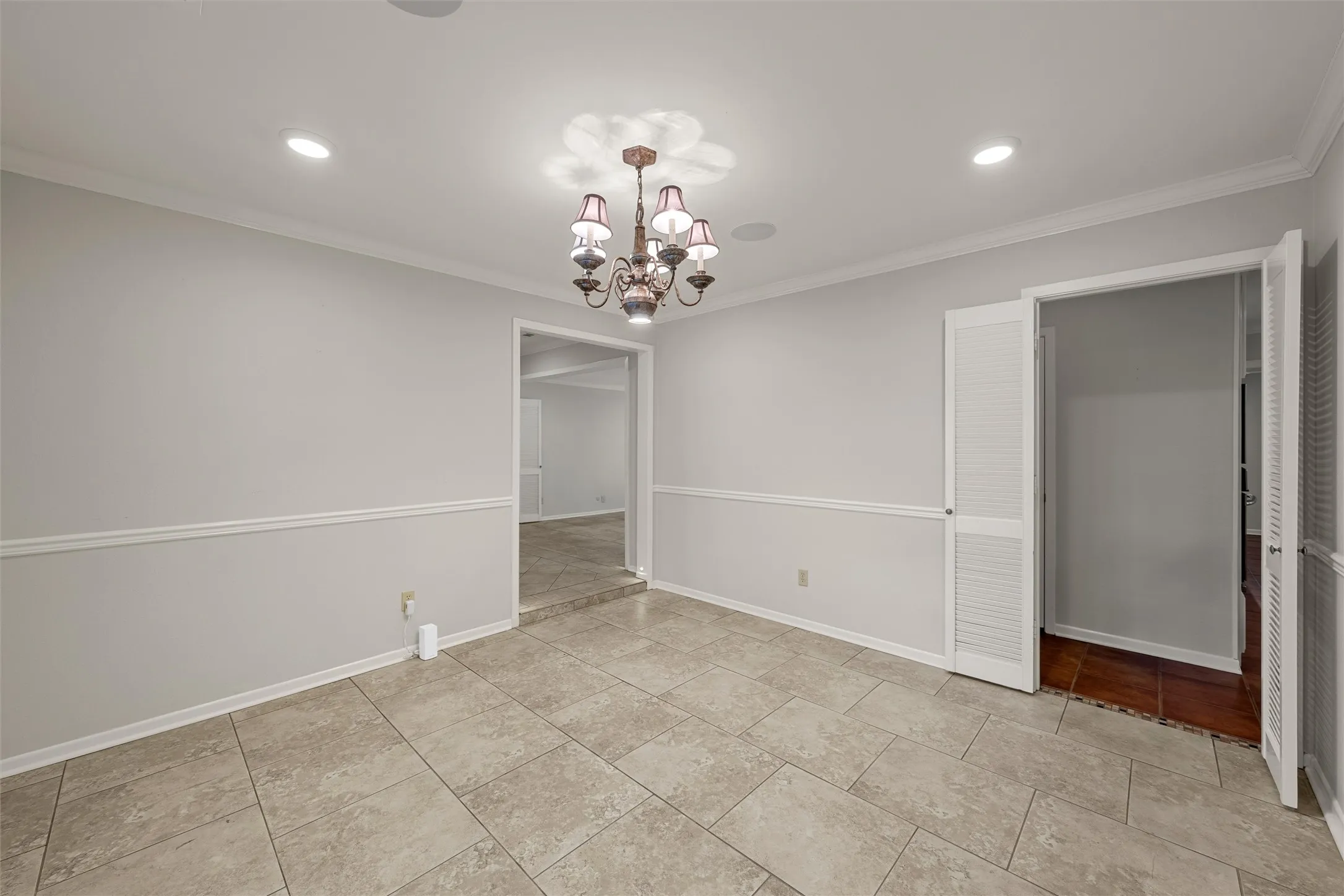Single Family Residence For Sale in Mc Lennan County , 3906 Green Oak Drive, Waco, Texas 76710, 3 Bedroom, 3 Bathroom, 3 Garage spaces, 2,434 Sqft, built in 1978, mls#21406915, Real Estate Agent in Waco, Homes For Sale in Mc Lennan county, Homes For Sale in Waco, Realtor in Waco Texas, Real Estate Brokerage Independent Realty Texas, Luminita Cordes Realtor