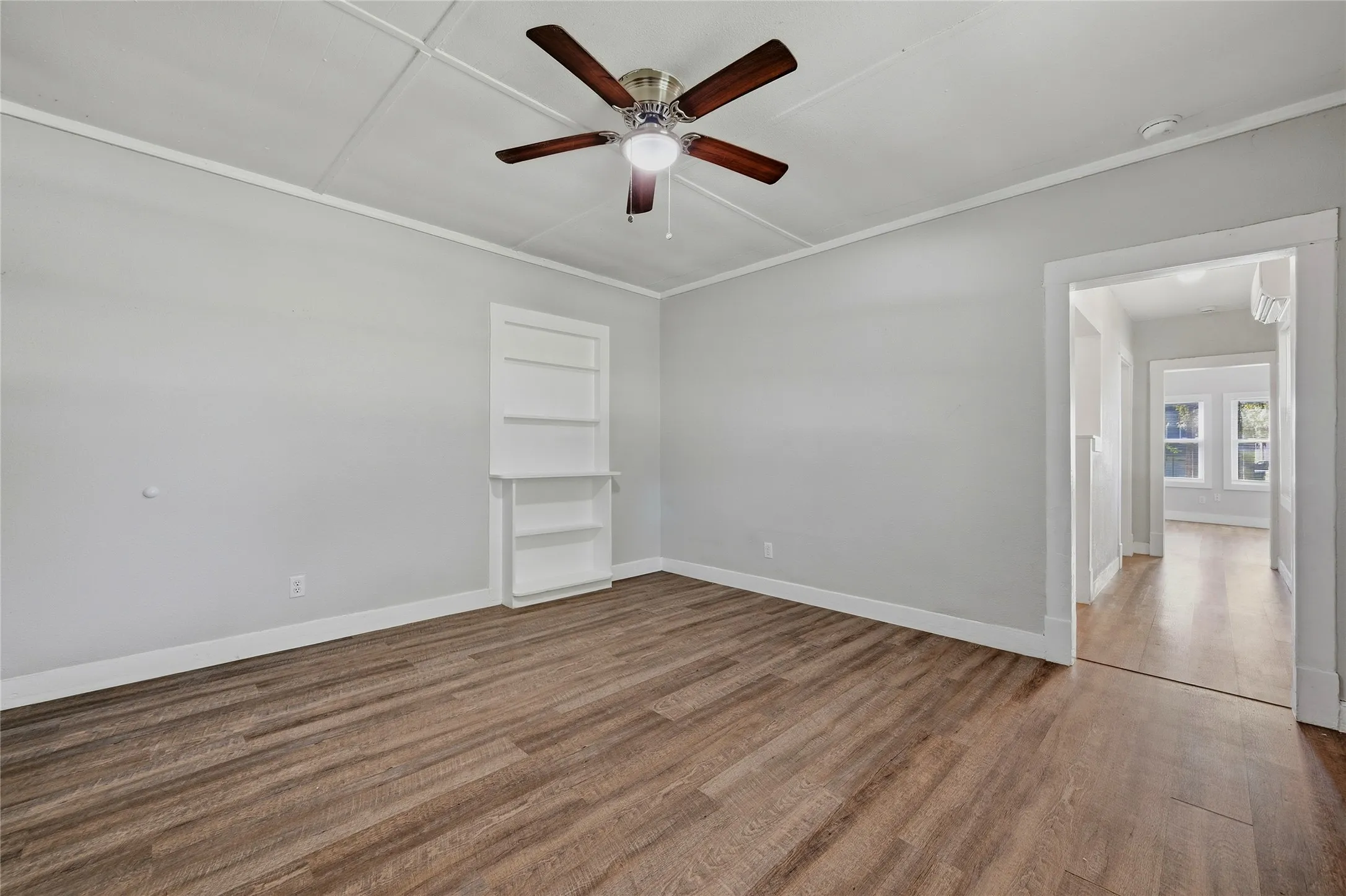 Apartment For Rent in Grayson County , 326 W Sears Street 102, Denison, Texas 75020, 1 Bedroom, 1 Bathroom, Garage spaces, 530 Sqft, built in 1910, mls#21407993, Real Estate Agent in Denison, Homes For Rent in Grayson county, Homes For Rent in Denison, Realtor in Denison Texas, Real Estate Brokerage Independent Realty Texas, Luminita Cordes Realtor