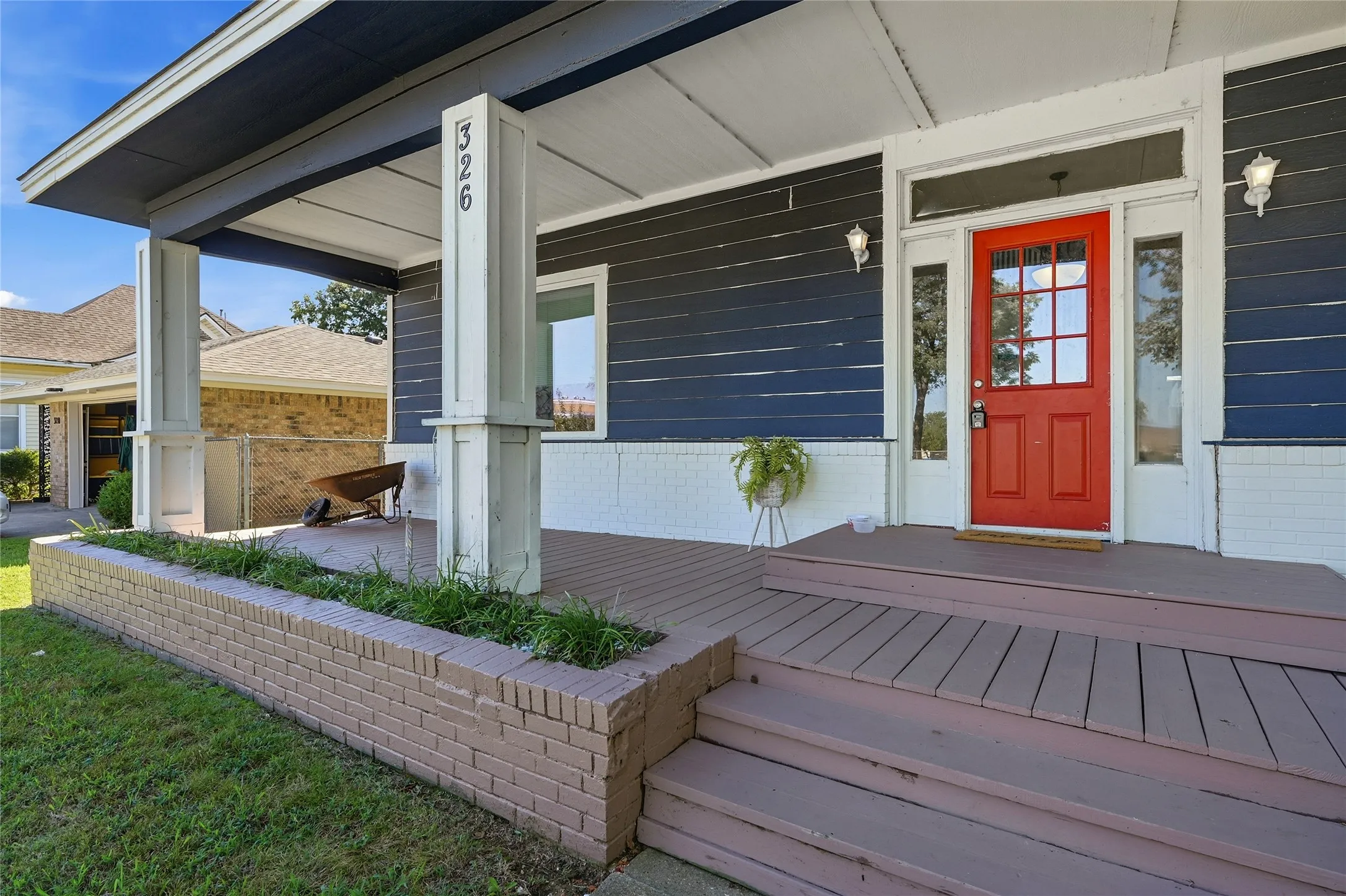 Apartment For Rent in Grayson County , 326 W Sears Street 102, Denison, Texas 75020, 1 Bedroom, 1 Bathroom, Garage spaces, 530 Sqft, built in 1910, mls#21407993, Real Estate Agent in Denison, Homes For Rent in Grayson county, Homes For Rent in Denison, Realtor in Denison Texas, Real Estate Brokerage Independent Realty Texas, Luminita Cordes Realtor