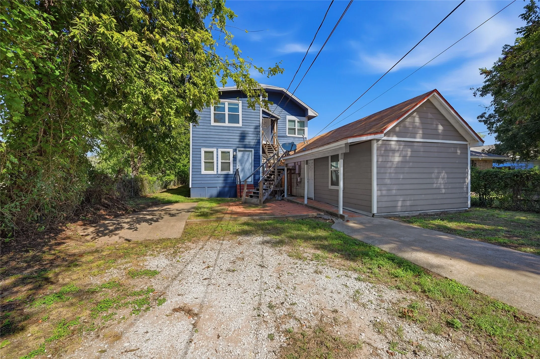 Apartment For Rent in Grayson County , 326 W Sears Street 102, Denison, Texas 75020, 1 Bedroom, 1 Bathroom, Garage spaces, 530 Sqft, built in 1910, mls#21407993, Real Estate Agent in Denison, Homes For Rent in Grayson county, Homes For Rent in Denison, Realtor in Denison Texas, Real Estate Brokerage Independent Realty Texas, Luminita Cordes Realtor