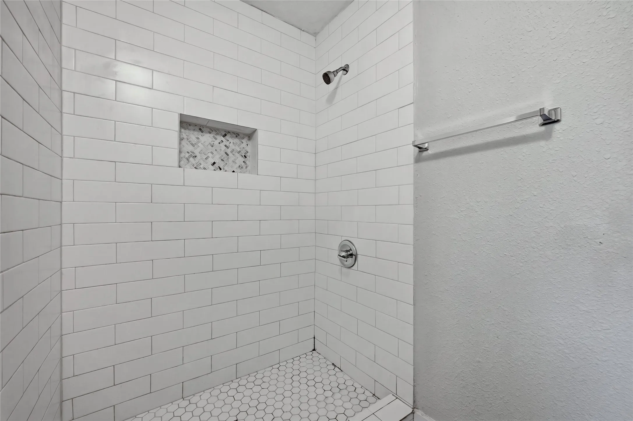 Apartment For Rent in Grayson County , 326 W Sears Street 102, Denison, Texas 75020, 1 Bedroom, 1 Bathroom, Garage spaces, 530 Sqft, built in 1910, mls#21407993, Real Estate Agent in Denison, Homes For Rent in Grayson county, Homes For Rent in Denison, Realtor in Denison Texas, Real Estate Brokerage Independent Realty Texas, Luminita Cordes Realtor
