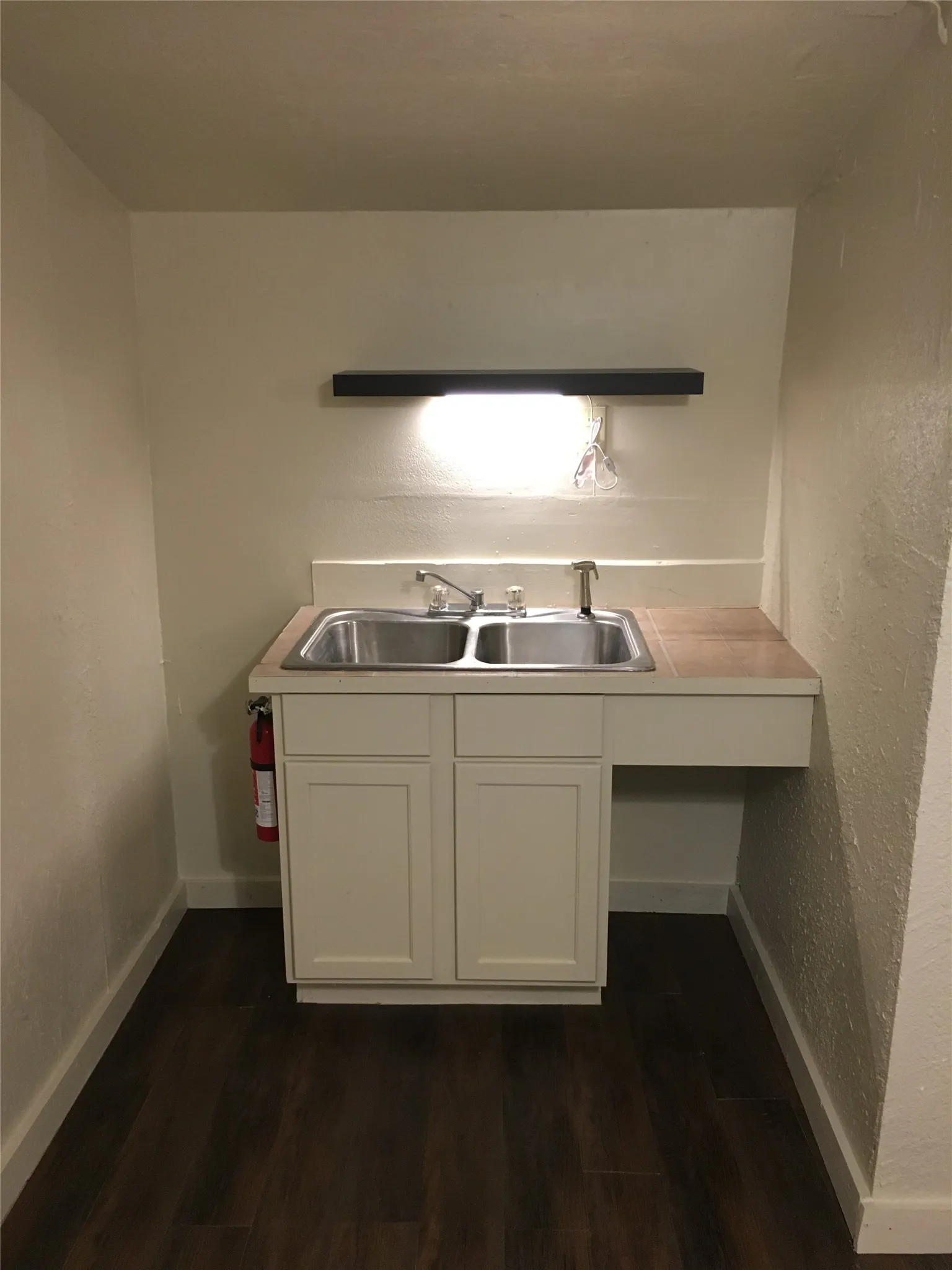Apartment For Rent in Taylor County , 1910 Chestnut Street B, Abilene, Texas 79602, 1 Bedroom, 1 Bathroom, Garage spaces, 500 Sqft, built in 1947, mls#21408014, Real Estate Agent in Abilene, Homes For Rent in Taylor county, Homes For Rent in Abilene, Realtor in Abilene Texas, Real Estate Brokerage Independent Realty Texas, Luminita Cordes Realtor