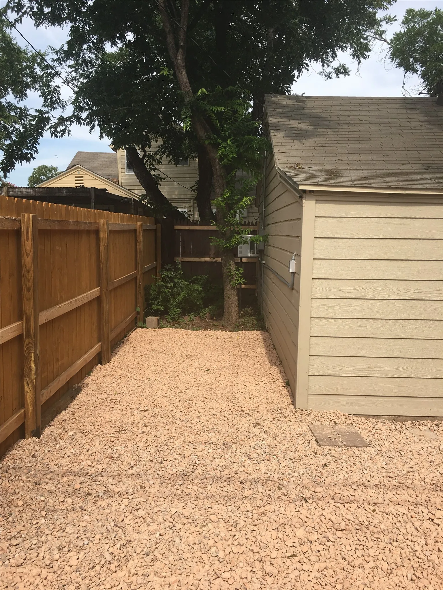 Apartment For Rent in Taylor County , 1910 Chestnut Street B, Abilene, Texas 79602, 1 Bedroom, 1 Bathroom, Garage spaces, 500 Sqft, built in 1947, mls#21408014, Real Estate Agent in Abilene, Homes For Rent in Taylor county, Homes For Rent in Abilene, Realtor in Abilene Texas, Real Estate Brokerage Independent Realty Texas, Luminita Cordes Realtor