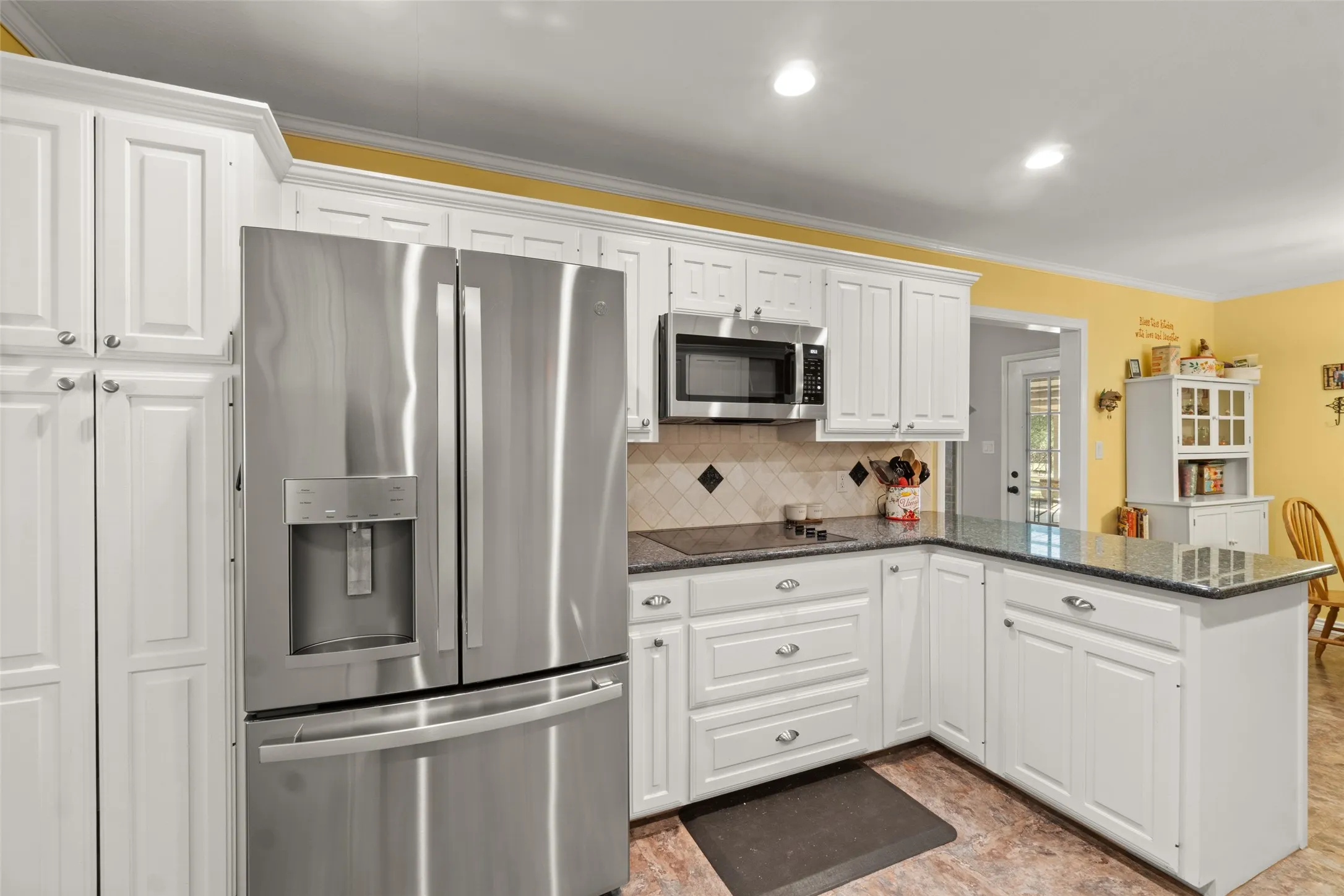 Single Family Residence For Sale in Franklin (TX) County , 257 SE County Road 4280, Mount Vernon, Texas 75457, 3 Bedroom, 2 Bathroom, 2 Garage spaces, 2,007 Sqft, built in 1994, mls#21408019, Real Estate Agent in Mount Vernon, Homes For Sale in Franklin (TX) county, Homes For Sale in Mount Vernon, Realtor in Mount Vernon Texas, Real Estate Brokerage Independent Realty Texas, Luminita Cordes Realtor