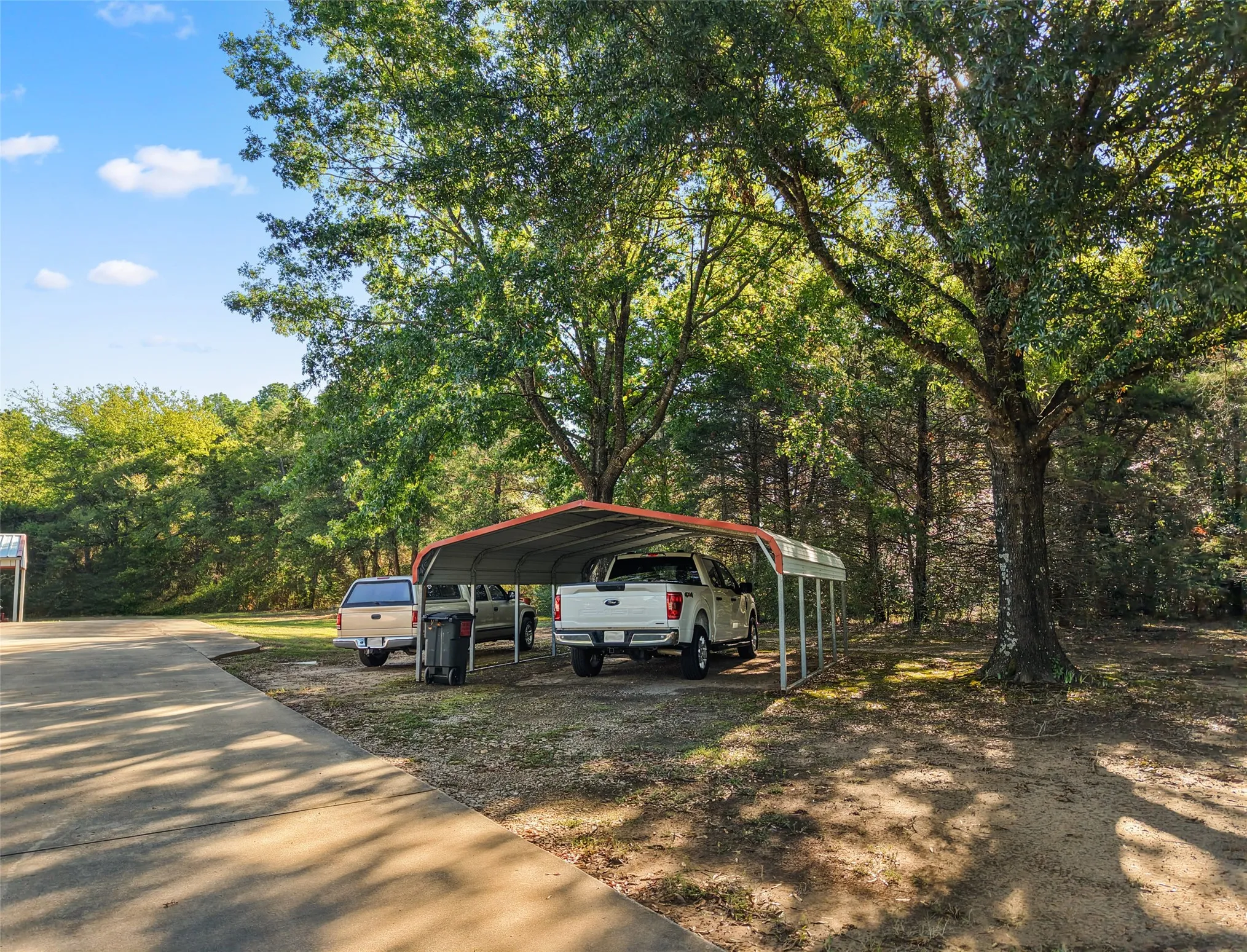 Single Family Residence For Sale in Franklin (TX) County , 257 SE County Road 4280, Mount Vernon, Texas 75457, 3 Bedroom, 2 Bathroom, 2 Garage spaces, 2,007 Sqft, built in 1994, mls#21408019, Real Estate Agent in Mount Vernon, Homes For Sale in Franklin (TX) county, Homes For Sale in Mount Vernon, Realtor in Mount Vernon Texas, Real Estate Brokerage Independent Realty Texas, Luminita Cordes Realtor