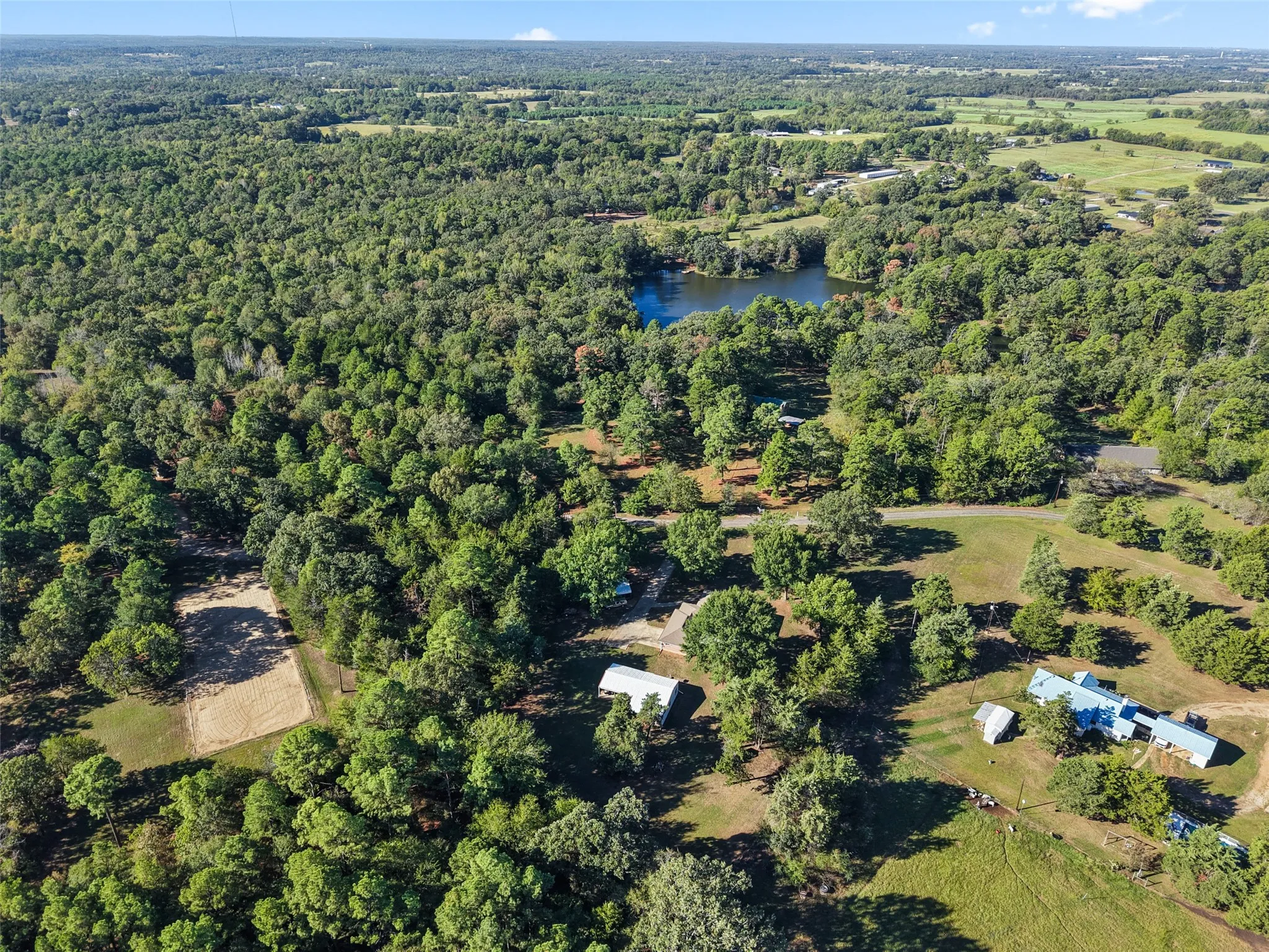 Single Family Residence For Sale in Franklin (TX) County , 257 SE County Road 4280, Mount Vernon, Texas 75457, 3 Bedroom, 2 Bathroom, 2 Garage spaces, 2,007 Sqft, built in 1994, mls#21408019, Real Estate Agent in Mount Vernon, Homes For Sale in Franklin (TX) county, Homes For Sale in Mount Vernon, Realtor in Mount Vernon Texas, Real Estate Brokerage Independent Realty Texas, Luminita Cordes Realtor