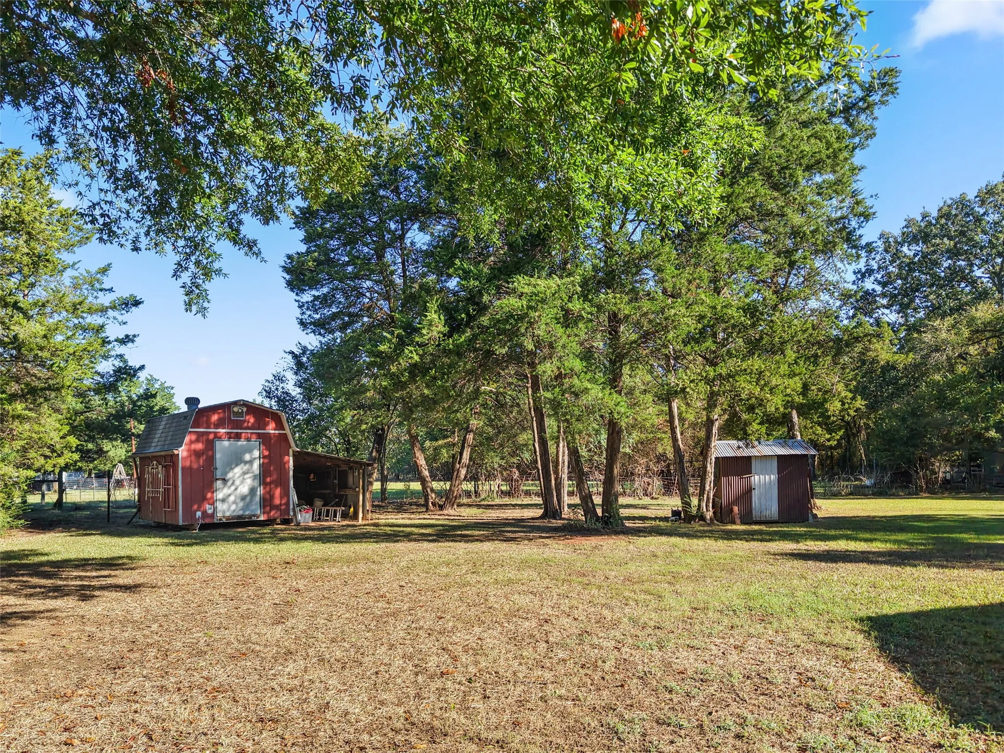 Single Family Residence For Sale in Franklin (TX) County , 257 SE County Road 4280, Mount Vernon, Texas 75457, 3 Bedroom, 2 Bathroom, 2 Garage spaces, 2,007 Sqft, built in 1994, mls#21408019, Real Estate Agent in Mount Vernon, Homes For Sale in Franklin (TX) county, Homes For Sale in Mount Vernon, Realtor in Mount Vernon Texas, Real Estate Brokerage Independent Realty Texas, Luminita Cordes Realtor