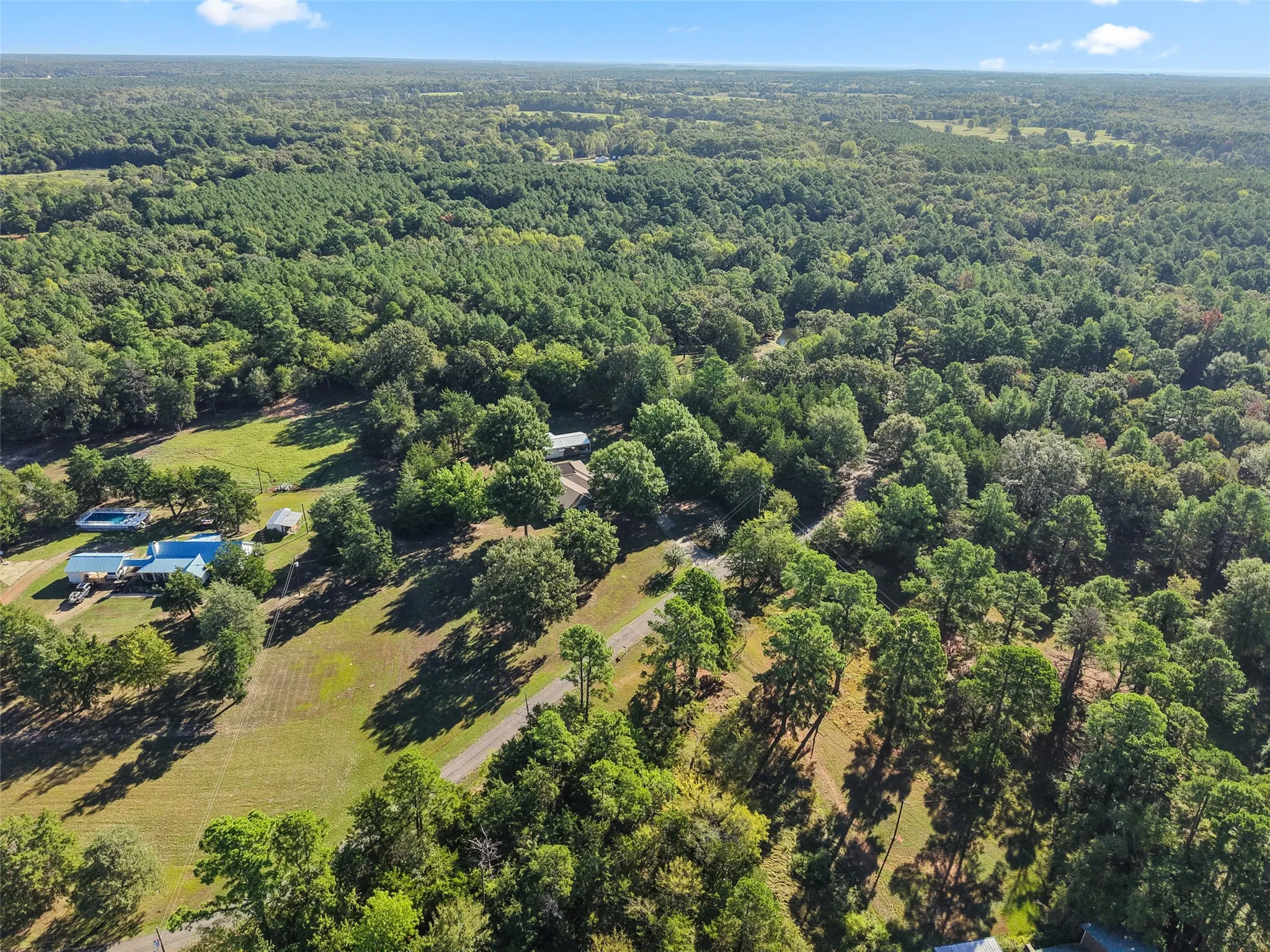 Single Family Residence For Sale in Franklin (TX) County , 257 SE County Road 4280, Mount Vernon, Texas 75457, 3 Bedroom, 2 Bathroom, 2 Garage spaces, 2,007 Sqft, built in 1994, mls#21408019, Real Estate Agent in Mount Vernon, Homes For Sale in Franklin (TX) county, Homes For Sale in Mount Vernon, Realtor in Mount Vernon Texas, Real Estate Brokerage Independent Realty Texas, Luminita Cordes Realtor