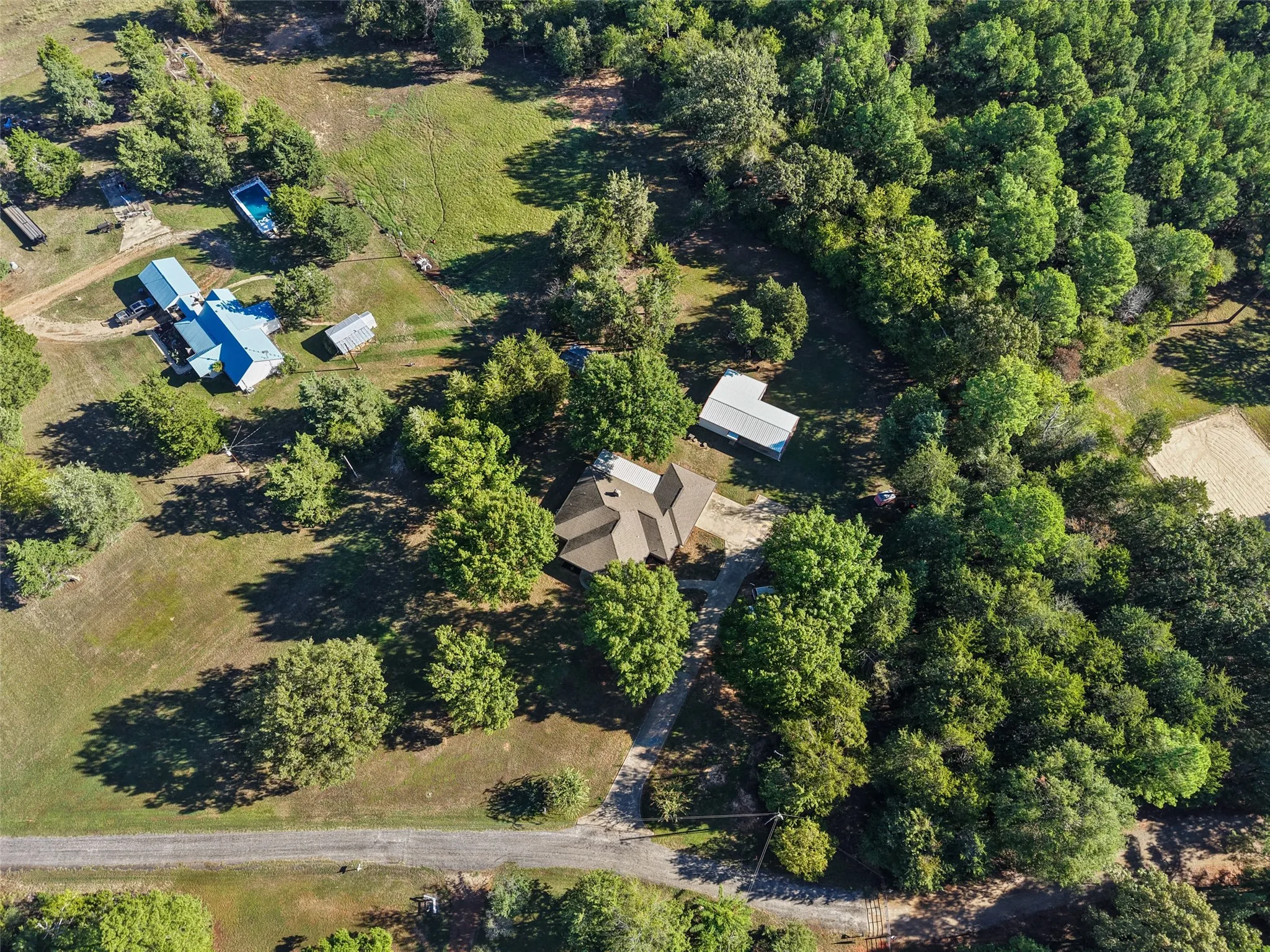 Single Family Residence For Sale in Franklin (TX) County , 257 SE County Road 4280, Mount Vernon, Texas 75457, 3 Bedroom, 2 Bathroom, 2 Garage spaces, 2,007 Sqft, built in 1994, mls#21408019, Real Estate Agent in Mount Vernon, Homes For Sale in Franklin (TX) county, Homes For Sale in Mount Vernon, Realtor in Mount Vernon Texas, Real Estate Brokerage Independent Realty Texas, Luminita Cordes Realtor