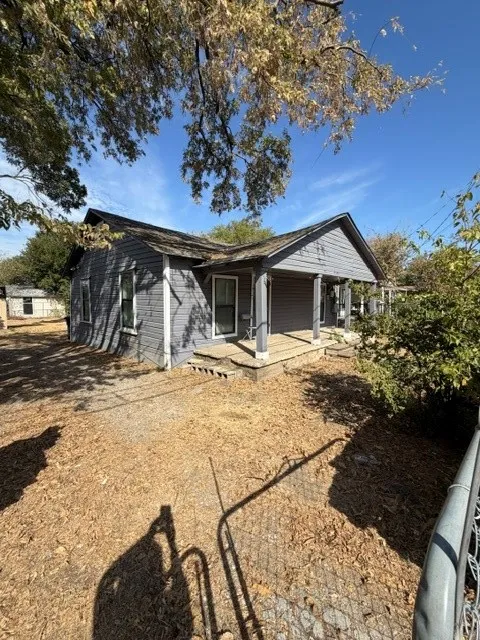 Single Family Residence For Sale in Dallas County , 3427 Borger Street, Dallas, Texas 75212, 2 Bedroom, 1 Bathroom, Garage spaces, 672 Sqft, built in 1950, mls#21406414, Real Estate Agent in Dallas, Homes For Sale in Dallas county, Homes For Sale in Dallas, Realtor in Dallas Texas, Real Estate Brokerage Independent Realty Texas, Luminita Cordes Realtor