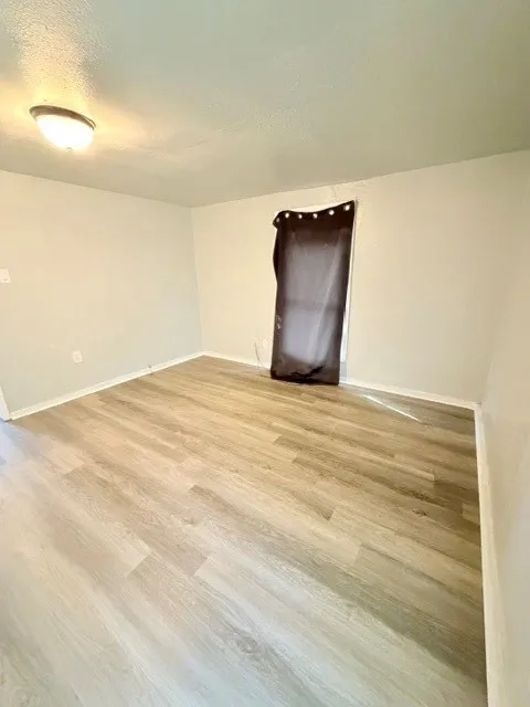 Single Family Residence For Sale in Dallas County , 3427 Borger Street, Dallas, Texas 75212, 2 Bedroom, 1 Bathroom, Garage spaces, 672 Sqft, built in 1950, mls#21406414, Real Estate Agent in Dallas, Homes For Sale in Dallas county, Homes For Sale in Dallas, Realtor in Dallas Texas, Real Estate Brokerage Independent Realty Texas, Luminita Cordes Realtor