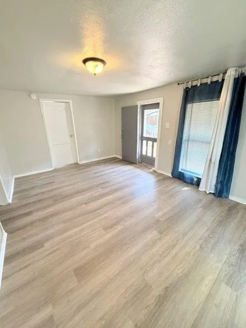 Single Family Residence For Sale in Dallas County , 3427 Borger Street, Dallas, Texas 75212, 2 Bedroom, 1 Bathroom, Garage spaces, 672 Sqft, built in 1950, mls#21406414, Real Estate Agent in Dallas, Homes For Sale in Dallas county, Homes For Sale in Dallas, Realtor in Dallas Texas, Real Estate Brokerage Independent Realty Texas, Luminita Cordes Realtor
