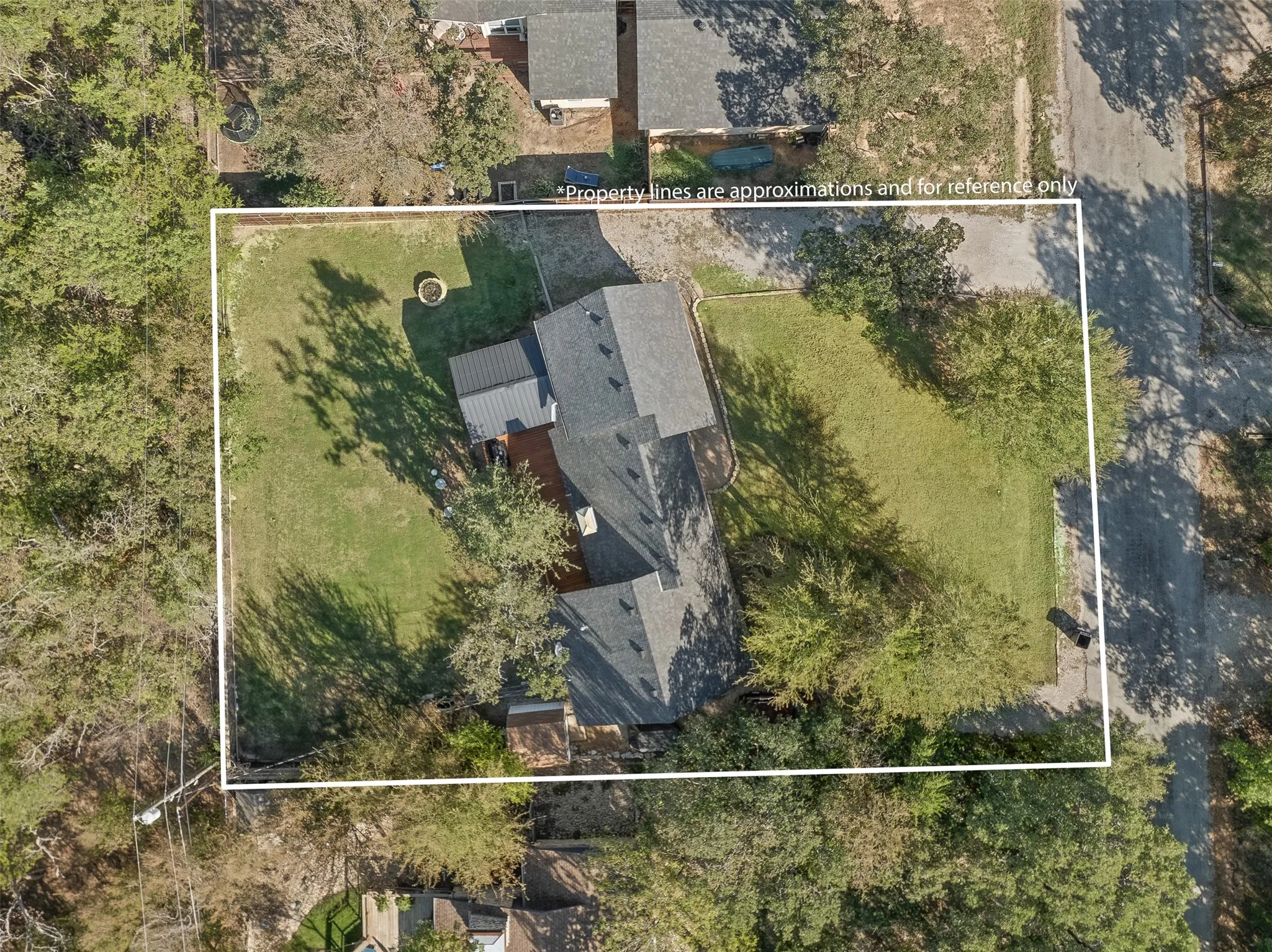 Single Family Residence For Sale in Grayson County , 271 Lakewood Lane, Pottsboro, Texas 75076, 4 Bedroom, 3 Bathroom, Garage spaces, 2,248 Sqft, built in 1975, mls#21401007, Real Estate Agent in Pottsboro, Homes For Sale in Grayson county, Homes For Sale in Pottsboro, Realtor in Pottsboro Texas, Real Estate Brokerage Independent Realty Texas, Luminita Cordes Realtor