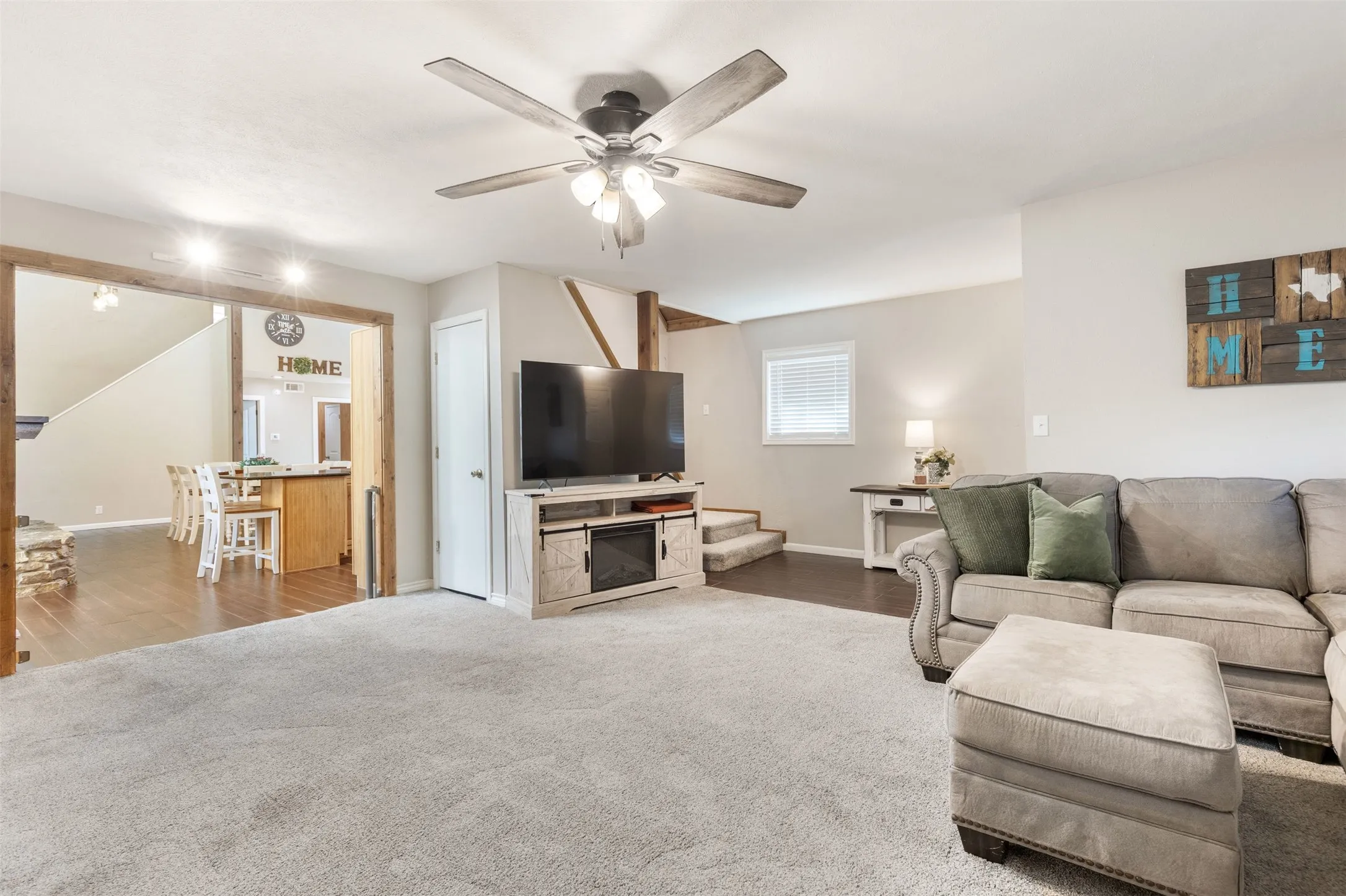 Single Family Residence For Sale in Grayson County , 271 Lakewood Lane, Pottsboro, Texas 75076, 4 Bedroom, 3 Bathroom, Garage spaces, 2,248 Sqft, built in 1975, mls#21401007, Real Estate Agent in Pottsboro, Homes For Sale in Grayson county, Homes For Sale in Pottsboro, Realtor in Pottsboro Texas, Real Estate Brokerage Independent Realty Texas, Luminita Cordes Realtor