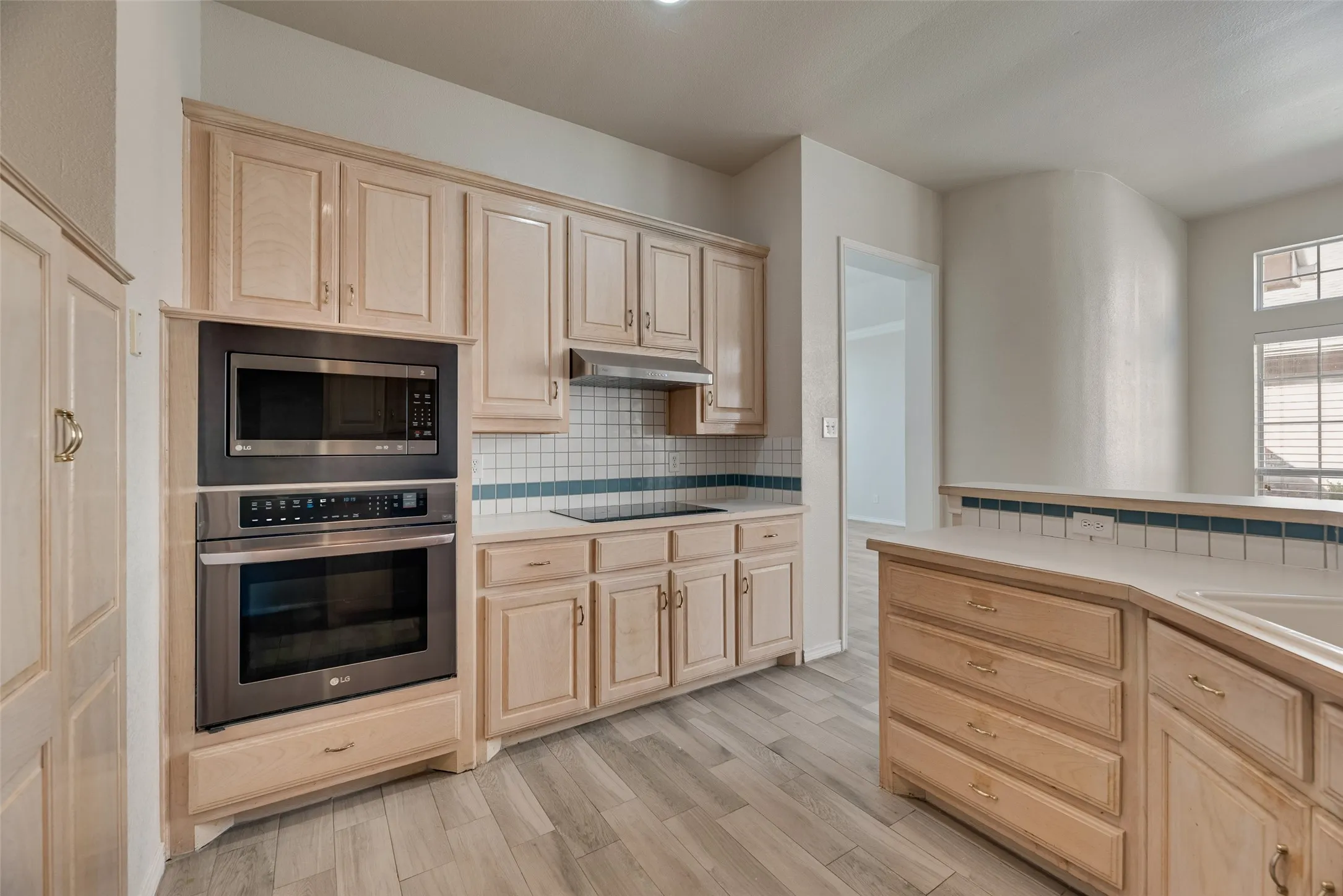 Single Family Residence For Sale in Collin County , 2716 Carnation Drive, Richardson, Texas 75082, 3 Bedroom, 2 Bathroom, 2 Garage spaces, 1,913 Sqft, built in 1993, mls#21407966, Real Estate Agent in Richardson, Homes For Sale in Collin county, Homes For Sale in Richardson, Realtor in Richardson Texas, Real Estate Brokerage Independent Realty Texas, Luminita Cordes Realtor