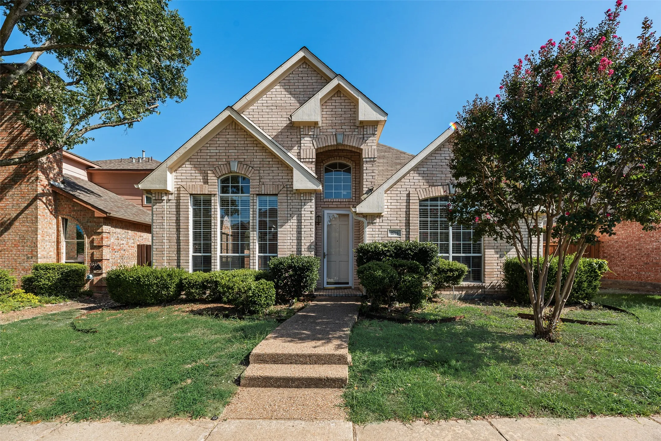 Single Family Residence For Sale in Collin County , 2716 Carnation Drive, Richardson, Texas 75082, 3 Bedroom, 2 Bathroom, 2 Garage spaces, 1,913 Sqft, built in 1993, mls#21407966, Real Estate Agent in Richardson, Homes For Sale in Collin county, Homes For Sale in Richardson, Realtor in Richardson Texas, Real Estate Brokerage Independent Realty Texas, Luminita Cordes Realtor