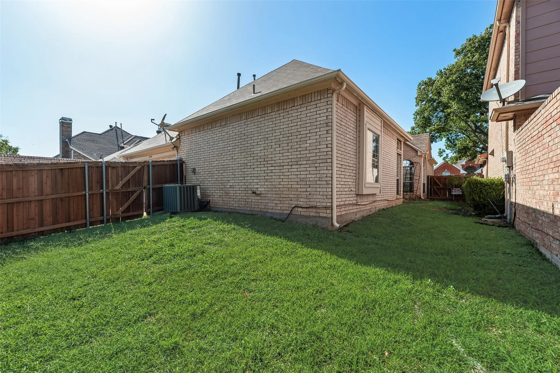 Single Family Residence For Sale in Collin County , 2716 Carnation Drive, Richardson, Texas 75082, 3 Bedroom, 2 Bathroom, 2 Garage spaces, 1,913 Sqft, built in 1993, mls#21407966, Real Estate Agent in Richardson, Homes For Sale in Collin county, Homes For Sale in Richardson, Realtor in Richardson Texas, Real Estate Brokerage Independent Realty Texas, Luminita Cordes Realtor