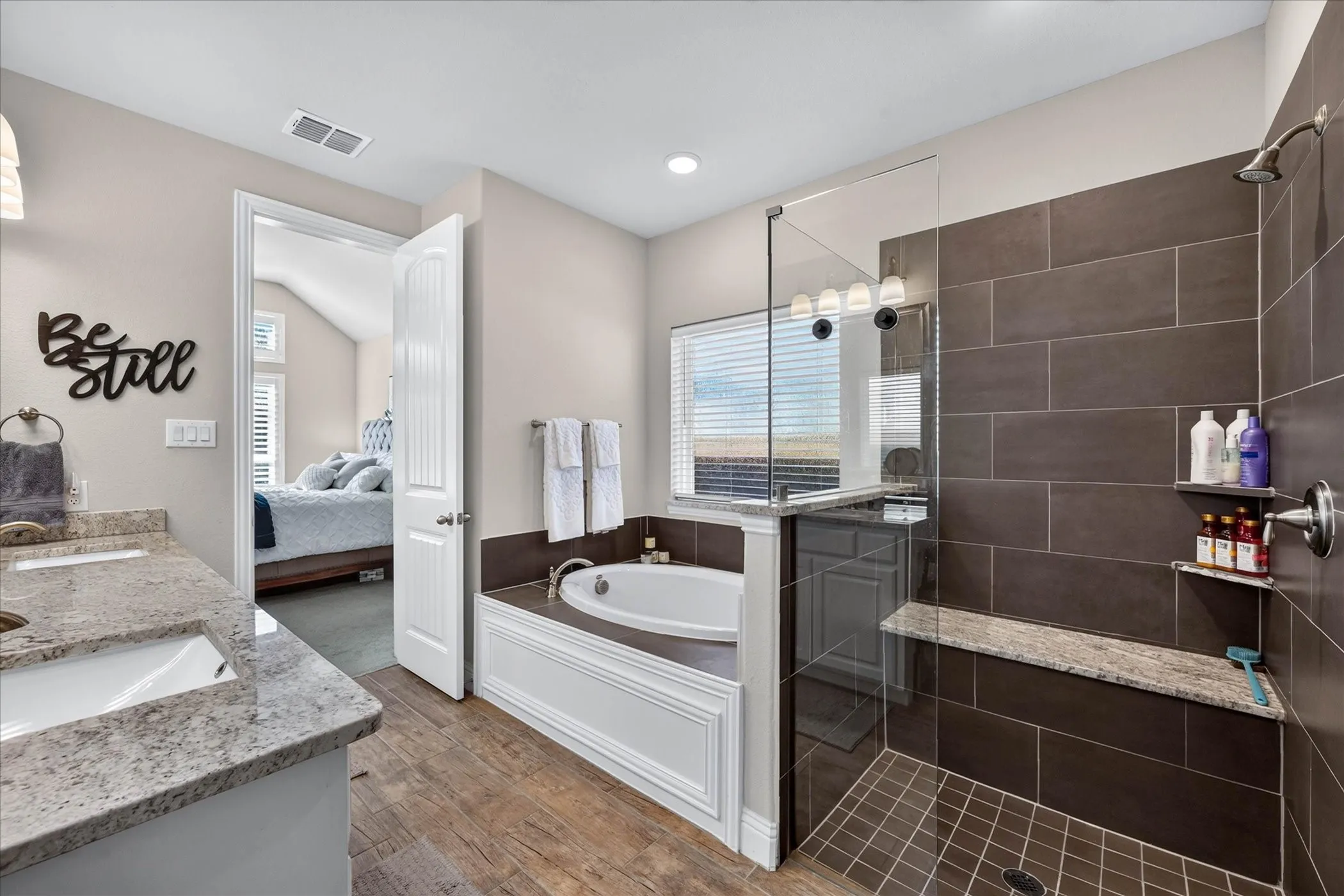 Single Family Residence For Sale in Denton County , 7105 Elk Springs Drive, Argyle, Texas 76226, 4 Bedroom, 3 Bathroom, 2 Garage spaces, 2,771 Sqft, built in 2020, mls#21407610, Real Estate Agent in Argyle, Homes For Sale in Denton county, Homes For Sale in Argyle, Realtor in Argyle Texas, Real Estate Brokerage Independent Realty Texas, Luminita Cordes Realtor