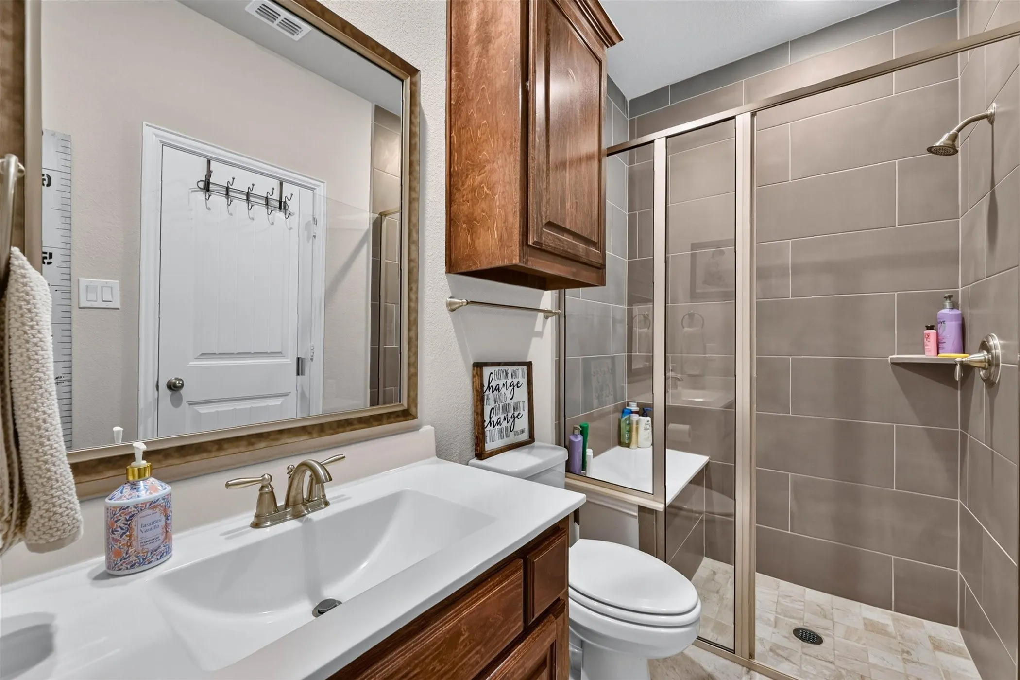 Single Family Residence For Sale in Denton County , 7105 Elk Springs Drive, Argyle, Texas 76226, 4 Bedroom, 3 Bathroom, 2 Garage spaces, 2,771 Sqft, built in 2020, mls#21407610, Real Estate Agent in Argyle, Homes For Sale in Denton county, Homes For Sale in Argyle, Realtor in Argyle Texas, Real Estate Brokerage Independent Realty Texas, Luminita Cordes Realtor