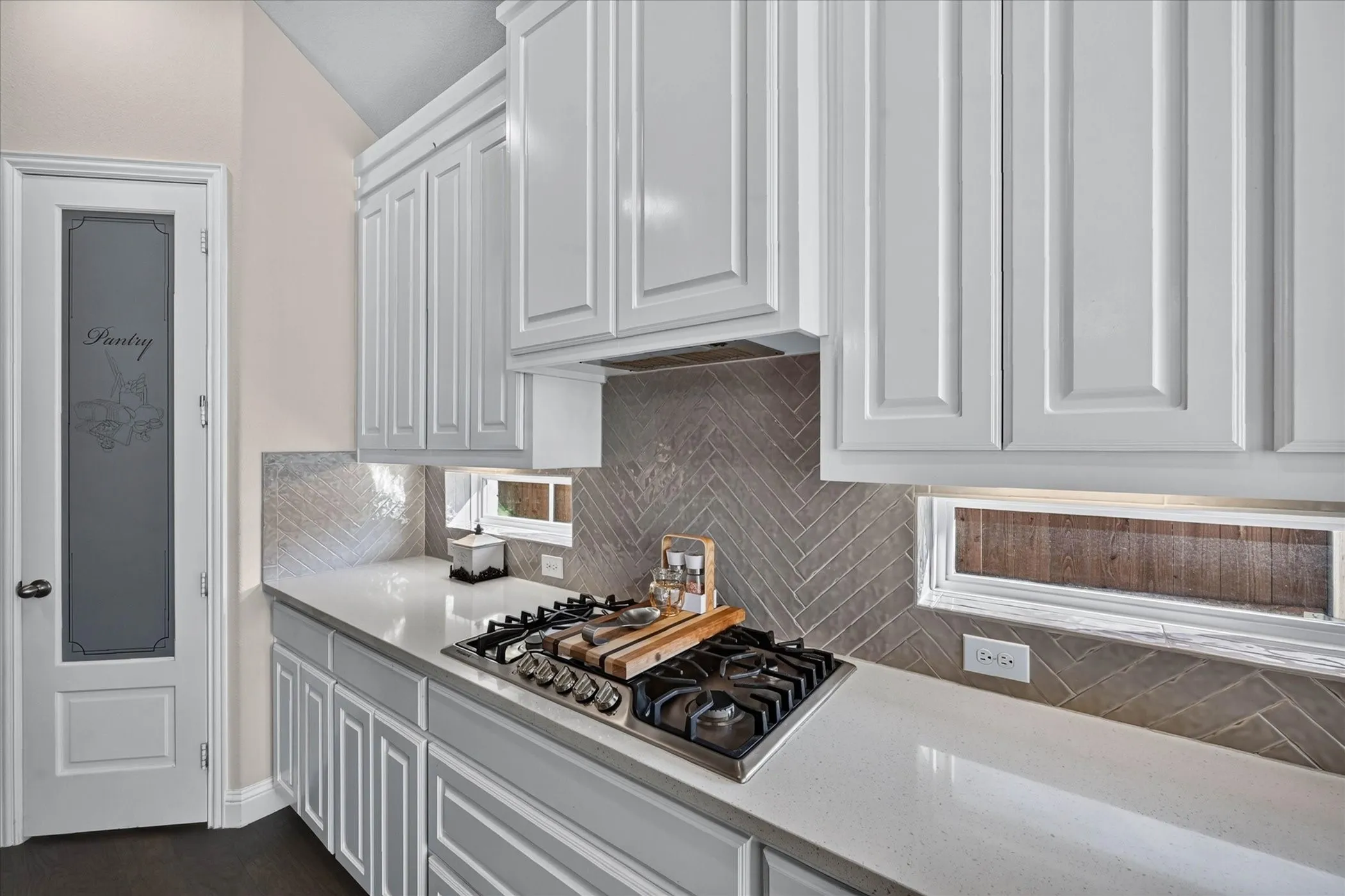 Single Family Residence For Sale in Denton County , 7105 Elk Springs Drive, Argyle, Texas 76226, 4 Bedroom, 3 Bathroom, 2 Garage spaces, 2,771 Sqft, built in 2020, mls#21407610, Real Estate Agent in Argyle, Homes For Sale in Denton county, Homes For Sale in Argyle, Realtor in Argyle Texas, Real Estate Brokerage Independent Realty Texas, Luminita Cordes Realtor