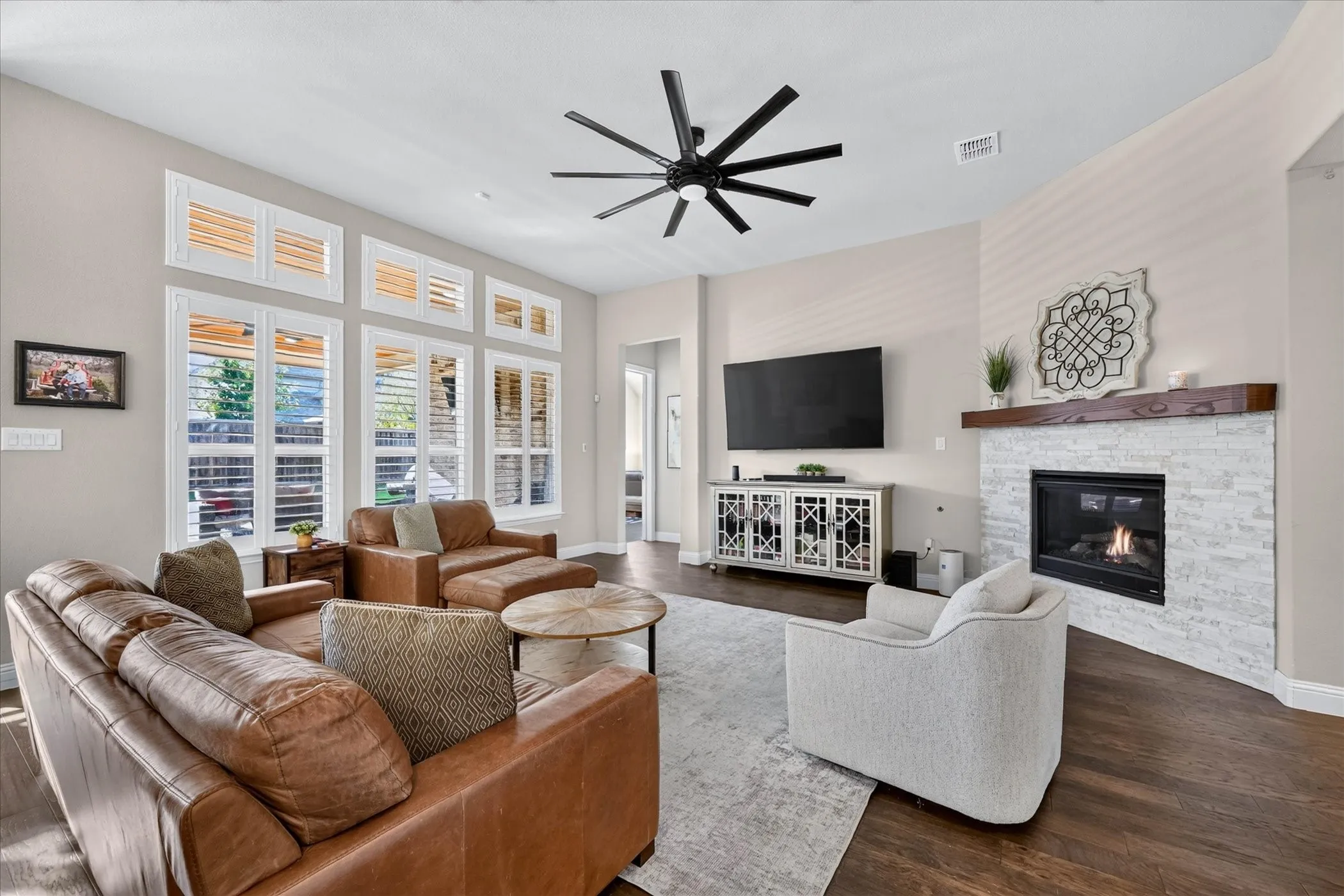 Single Family Residence For Sale in Denton County , 7105 Elk Springs Drive, Argyle, Texas 76226, 4 Bedroom, 3 Bathroom, 2 Garage spaces, 2,771 Sqft, built in 2020, mls#21407610, Real Estate Agent in Argyle, Homes For Sale in Denton county, Homes For Sale in Argyle, Realtor in Argyle Texas, Real Estate Brokerage Independent Realty Texas, Luminita Cordes Realtor