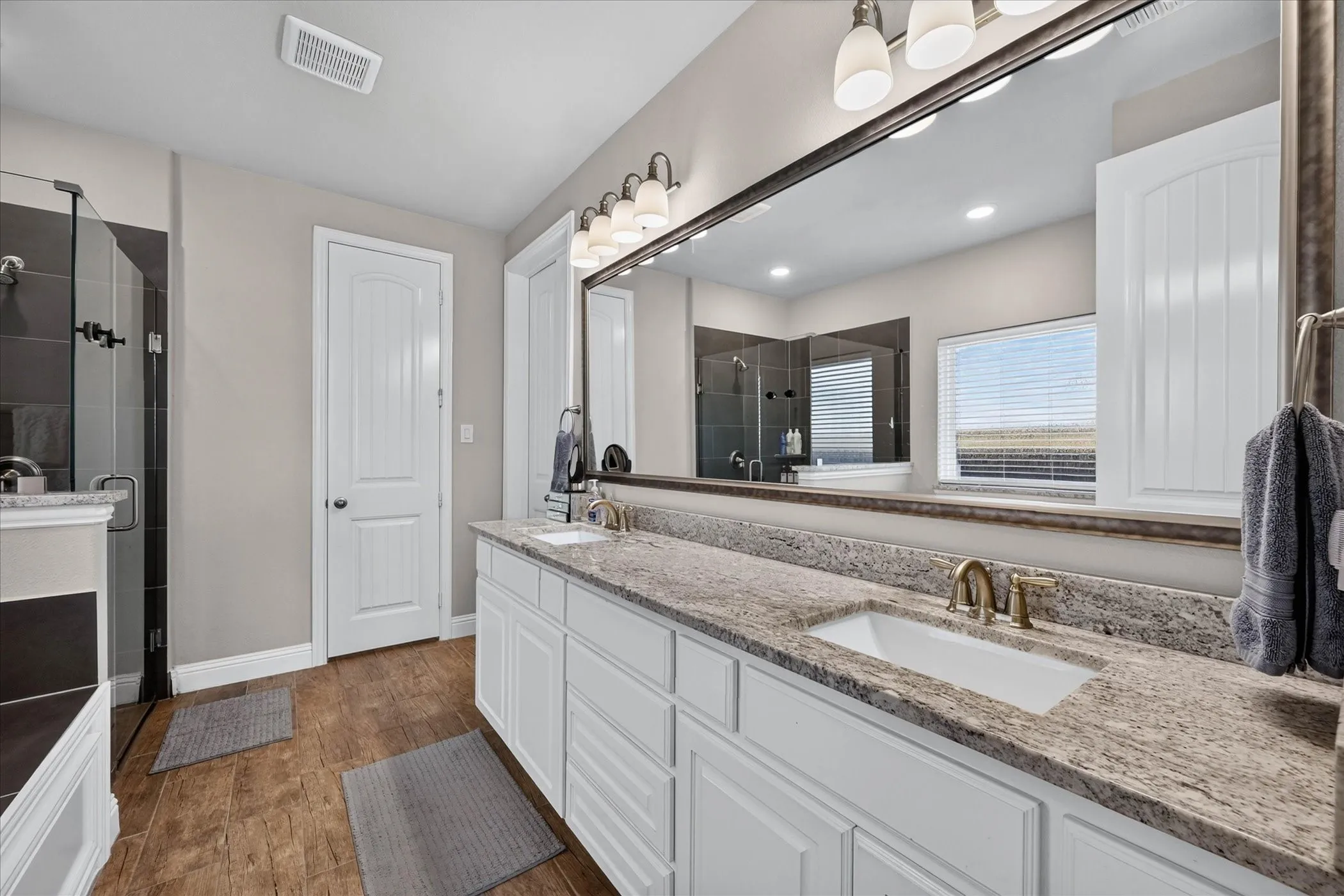 Single Family Residence For Sale in Denton County , 7105 Elk Springs Drive, Argyle, Texas 76226, 4 Bedroom, 3 Bathroom, 2 Garage spaces, 2,771 Sqft, built in 2020, mls#21407610, Real Estate Agent in Argyle, Homes For Sale in Denton county, Homes For Sale in Argyle, Realtor in Argyle Texas, Real Estate Brokerage Independent Realty Texas, Luminita Cordes Realtor