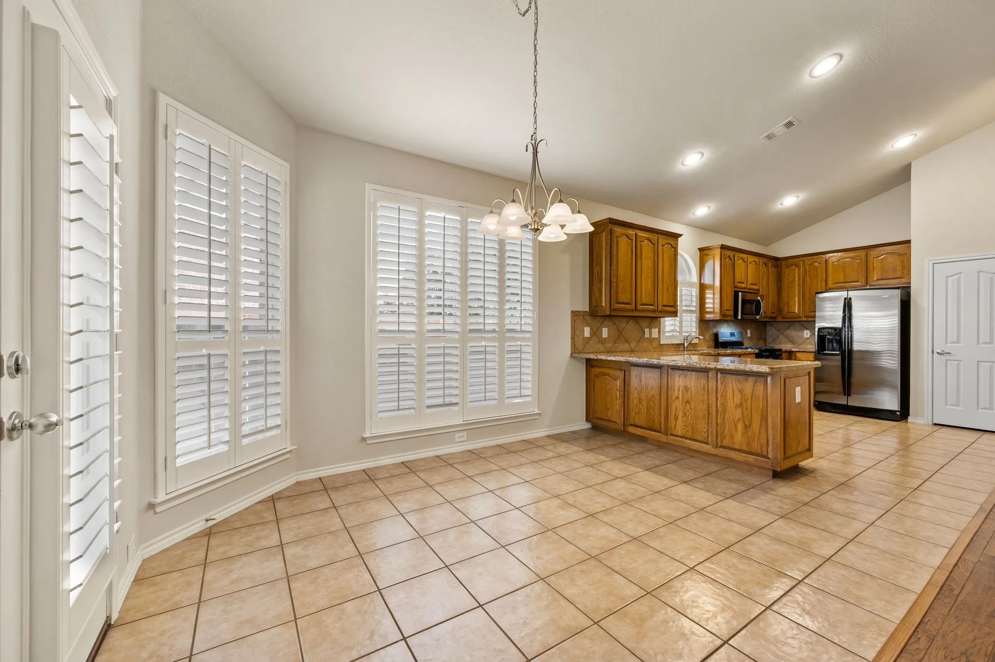 Single Family Residence For Sale in Tarrant County , 6217 Charisma Court, Fort Worth, Texas 76131, 3 Bedroom, 2 Bathroom, 2 Garage spaces, 1,631 Sqft, built in 2007, mls#21405670, Real Estate Agent in Fort Worth, Homes For Sale in Tarrant county, Homes For Sale in Fort Worth, Realtor in Fort Worth Texas, Real Estate Brokerage Independent Realty Texas, Luminita Cordes Realtor