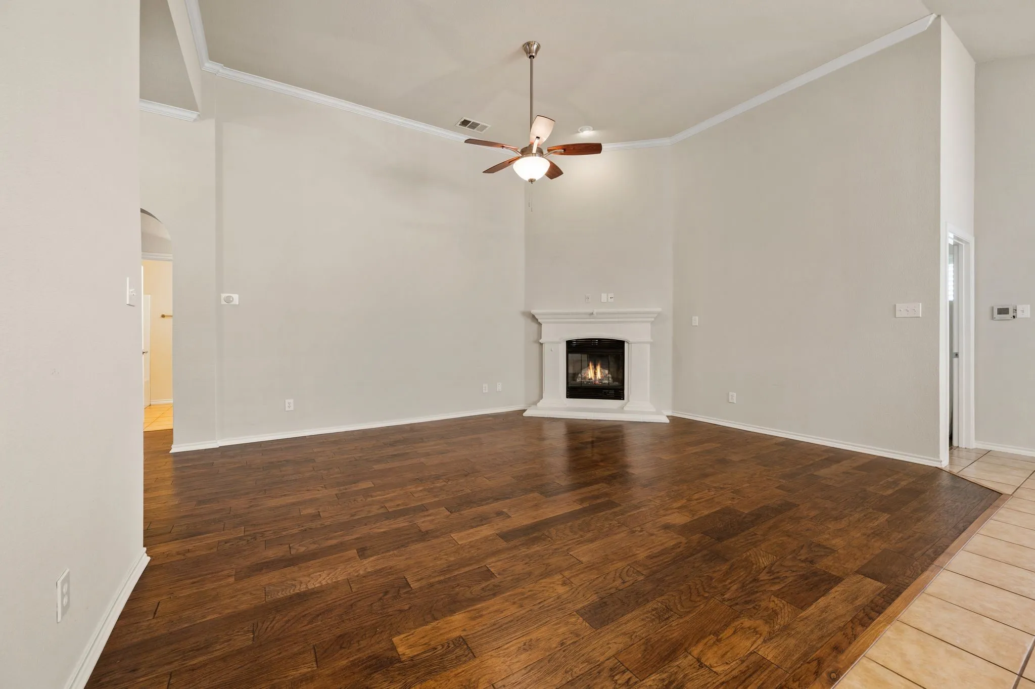 Single Family Residence For Sale in Tarrant County , 6217 Charisma Court, Fort Worth, Texas 76131, 3 Bedroom, 2 Bathroom, 2 Garage spaces, 1,631 Sqft, built in 2007, mls#21405670, Real Estate Agent in Fort Worth, Homes For Sale in Tarrant county, Homes For Sale in Fort Worth, Realtor in Fort Worth Texas, Real Estate Brokerage Independent Realty Texas, Luminita Cordes Realtor