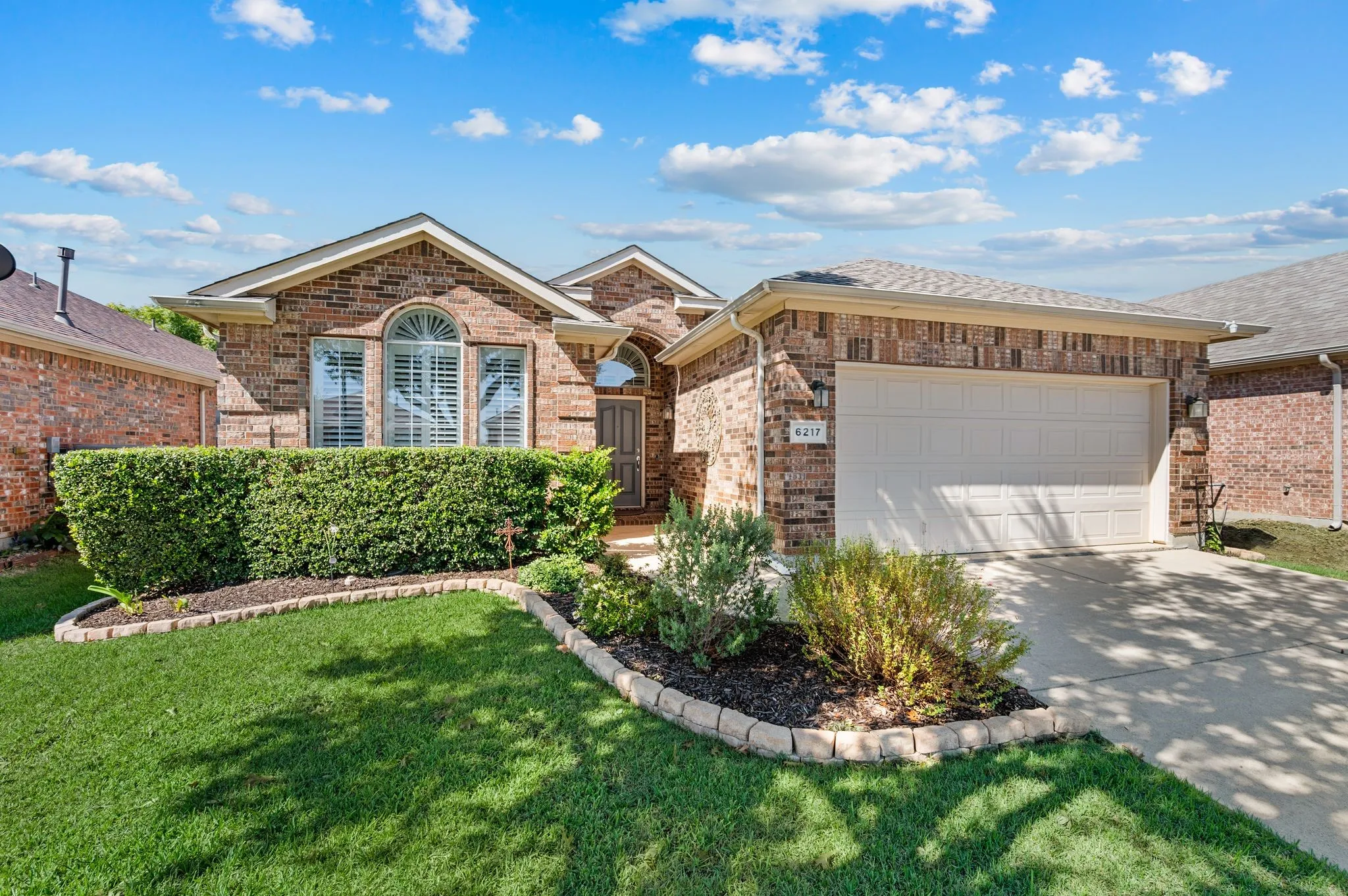 Single Family Residence For Sale in Tarrant County , 6217 Charisma Court, Fort Worth, Texas 76131, 3 Bedroom, 2 Bathroom, 2 Garage spaces, 1,631 Sqft, built in 2007, mls#21405670, Real Estate Agent in Fort Worth, Homes For Sale in Tarrant county, Homes For Sale in Fort Worth, Realtor in Fort Worth Texas, Real Estate Brokerage Independent Realty Texas, Luminita Cordes Realtor