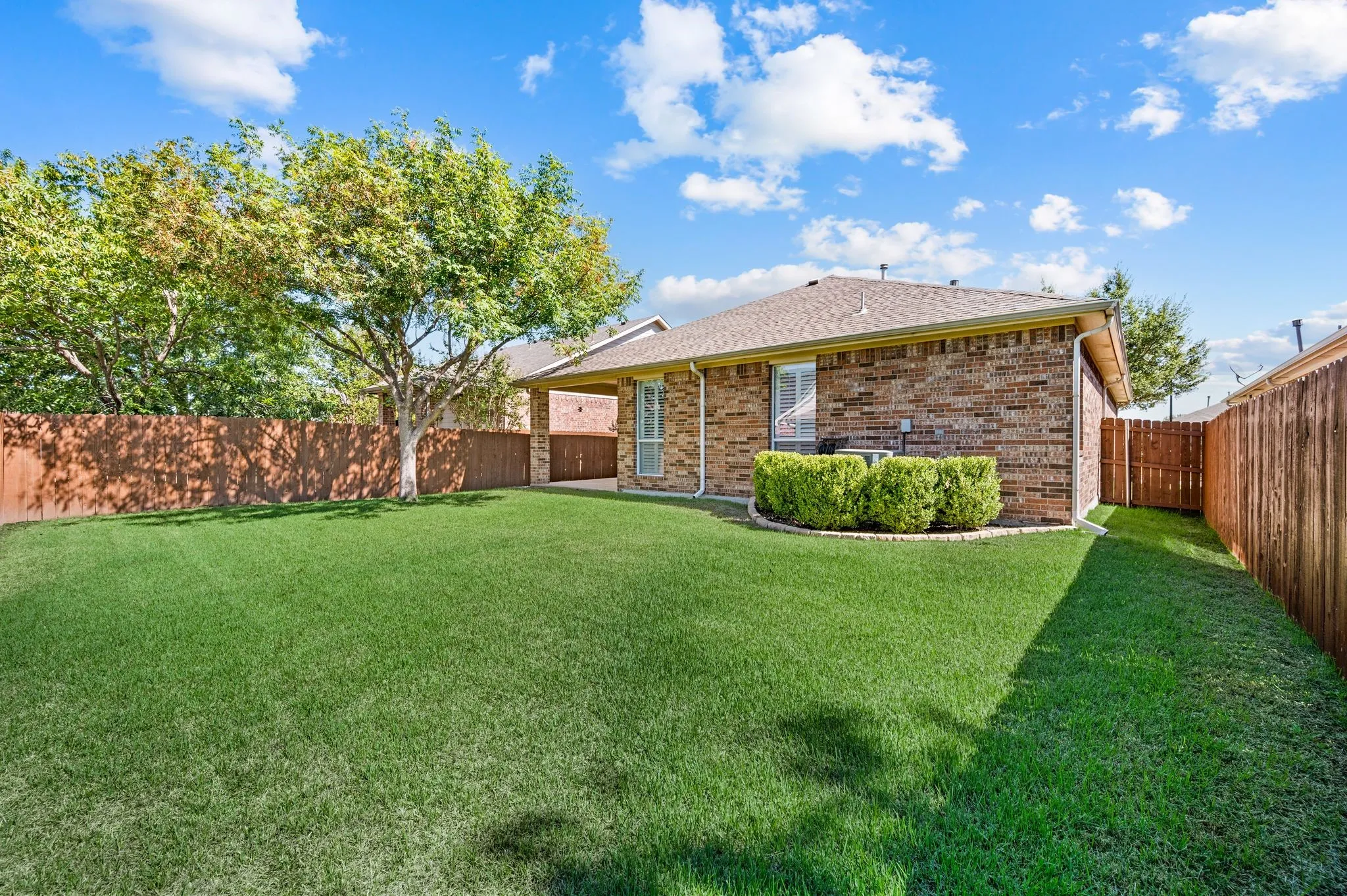 Single Family Residence For Sale in Tarrant County , 6217 Charisma Court, Fort Worth, Texas 76131, 3 Bedroom, 2 Bathroom, 2 Garage spaces, 1,631 Sqft, built in 2007, mls#21405670, Real Estate Agent in Fort Worth, Homes For Sale in Tarrant county, Homes For Sale in Fort Worth, Realtor in Fort Worth Texas, Real Estate Brokerage Independent Realty Texas, Luminita Cordes Realtor