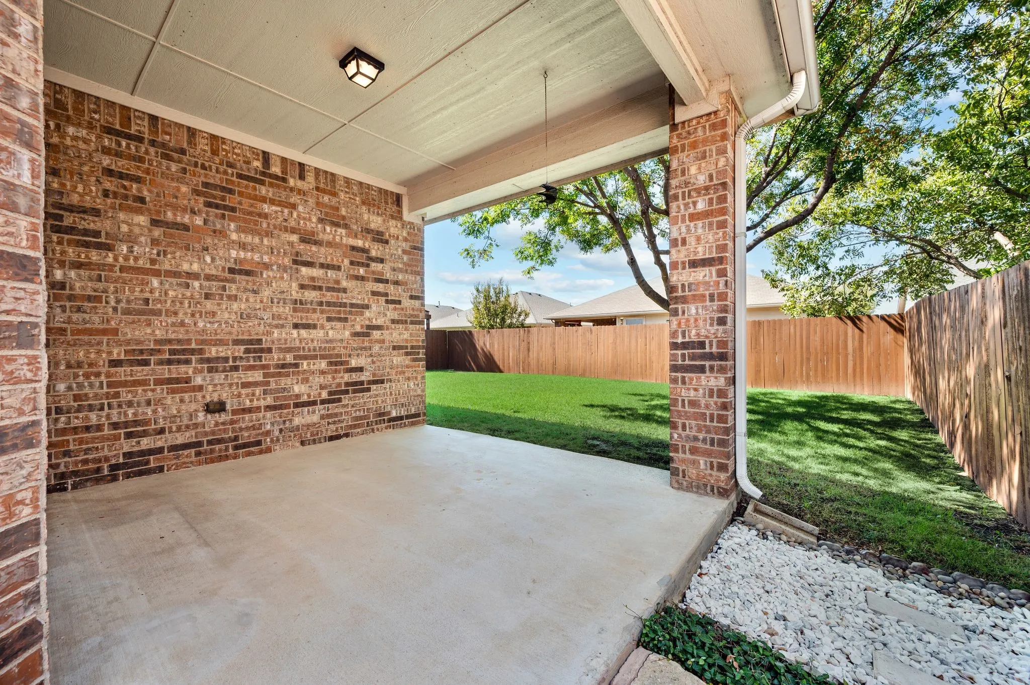 Single Family Residence For Sale in Tarrant County , 6217 Charisma Court, Fort Worth, Texas 76131, 3 Bedroom, 2 Bathroom, 2 Garage spaces, 1,631 Sqft, built in 2007, mls#21405670, Real Estate Agent in Fort Worth, Homes For Sale in Tarrant county, Homes For Sale in Fort Worth, Realtor in Fort Worth Texas, Real Estate Brokerage Independent Realty Texas, Luminita Cordes Realtor