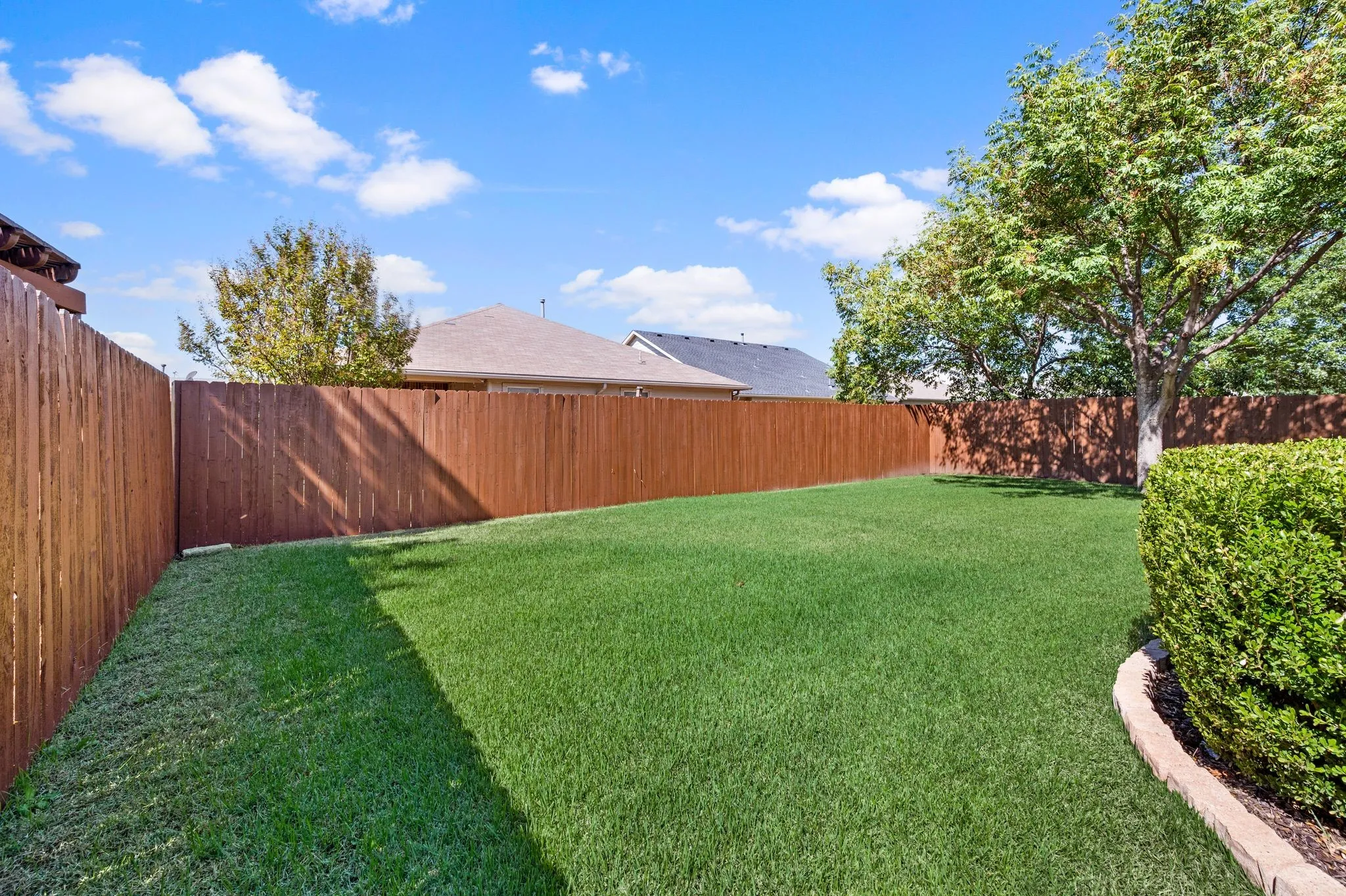 Single Family Residence For Sale in Tarrant County , 6217 Charisma Court, Fort Worth, Texas 76131, 3 Bedroom, 2 Bathroom, 2 Garage spaces, 1,631 Sqft, built in 2007, mls#21405670, Real Estate Agent in Fort Worth, Homes For Sale in Tarrant county, Homes For Sale in Fort Worth, Realtor in Fort Worth Texas, Real Estate Brokerage Independent Realty Texas, Luminita Cordes Realtor