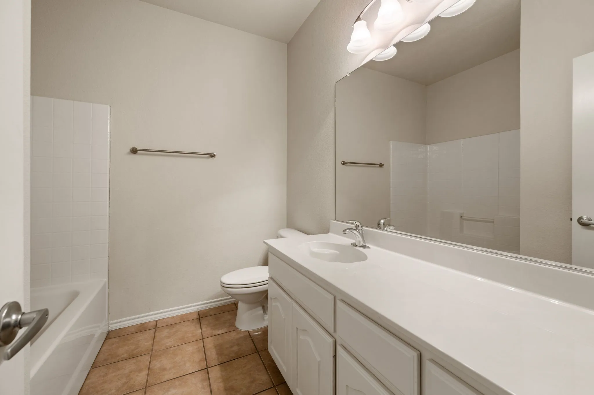 Single Family Residence For Sale in Tarrant County , 6217 Charisma Court, Fort Worth, Texas 76131, 3 Bedroom, 2 Bathroom, 2 Garage spaces, 1,631 Sqft, built in 2007, mls#21405670, Real Estate Agent in Fort Worth, Homes For Sale in Tarrant county, Homes For Sale in Fort Worth, Realtor in Fort Worth Texas, Real Estate Brokerage Independent Realty Texas, Luminita Cordes Realtor